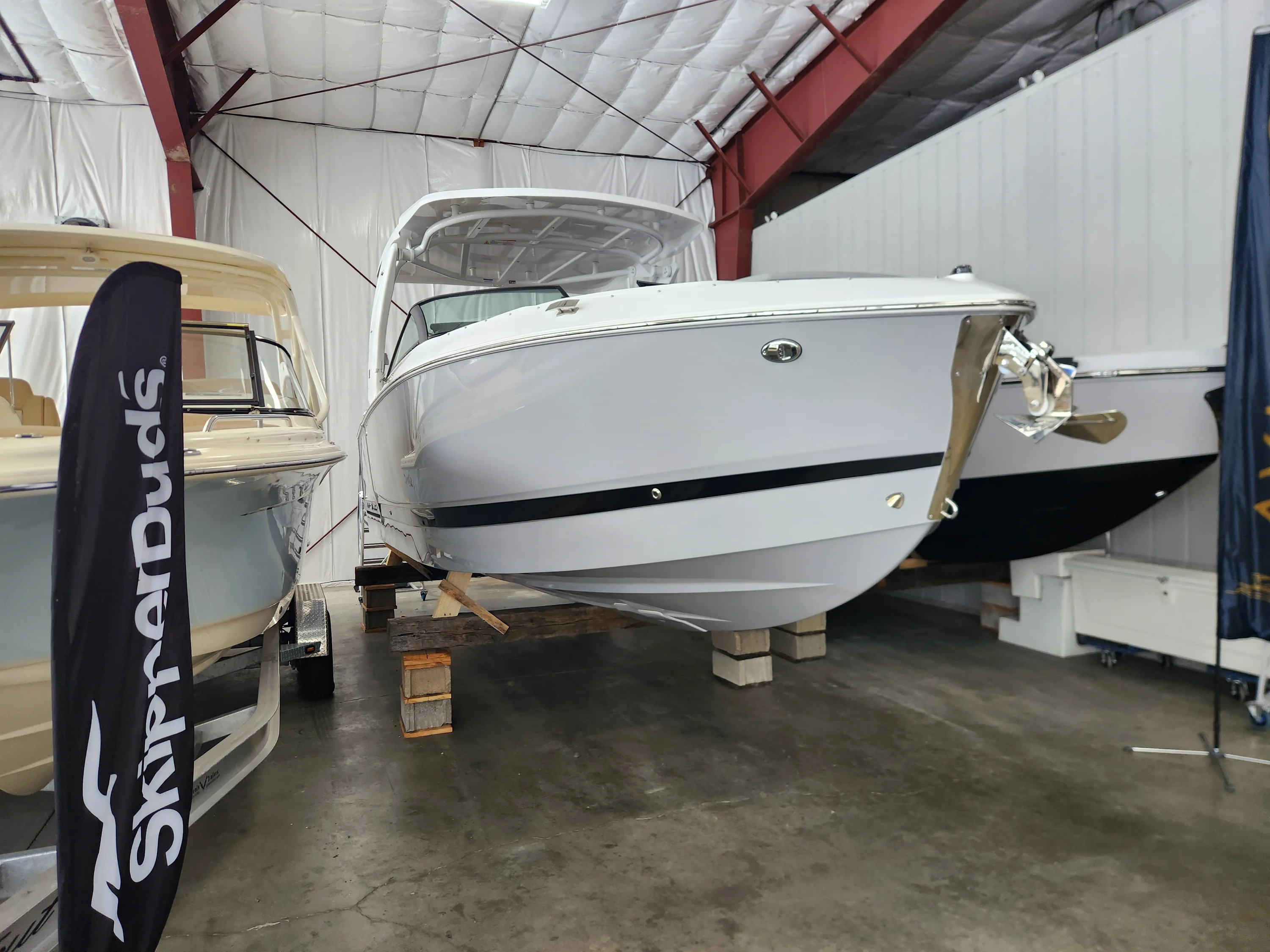 2025 Four Winns H9 OB Image Thumbnail #0