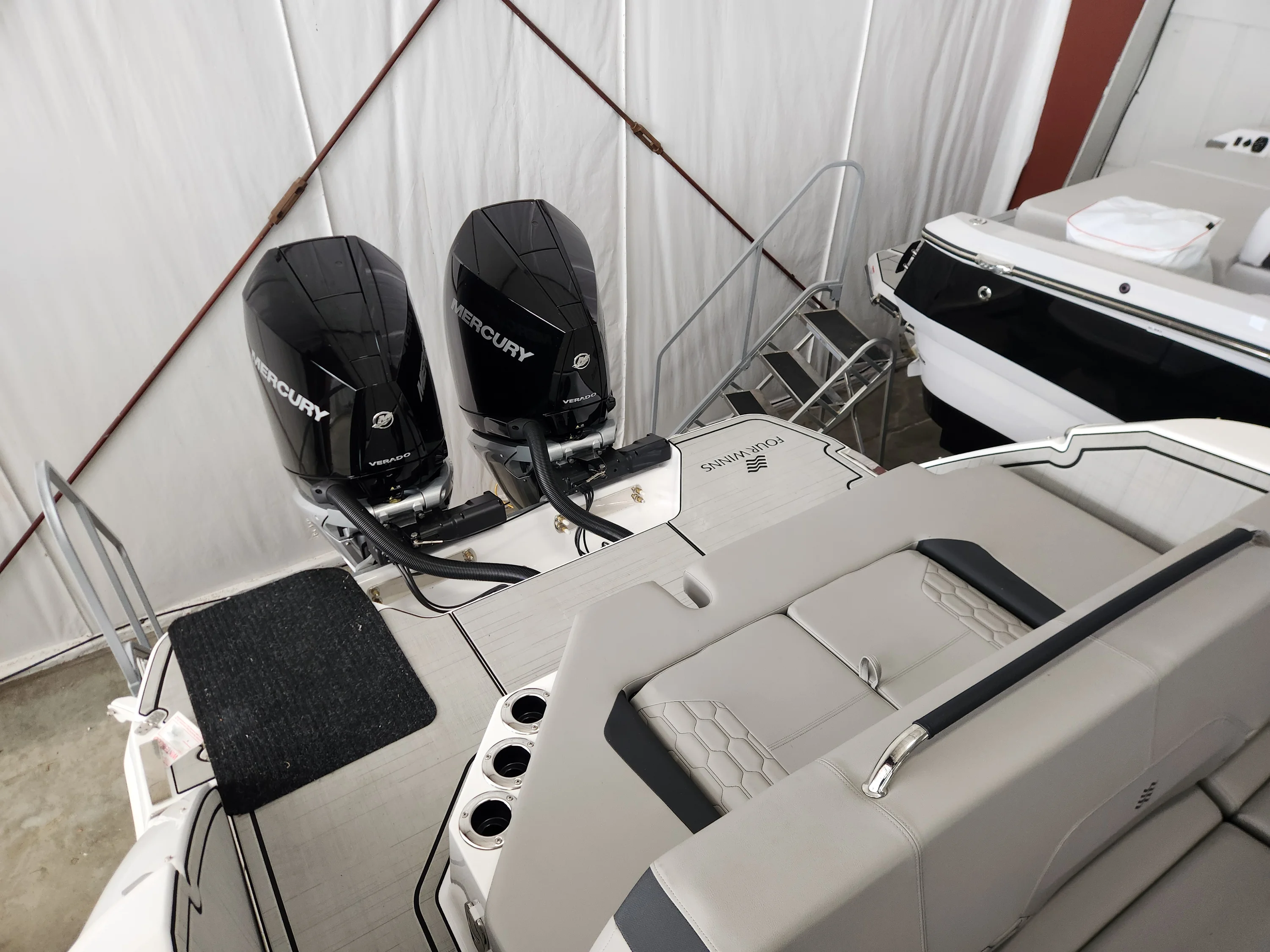 2025 Four Winns H9 OB Image Thumbnail #3