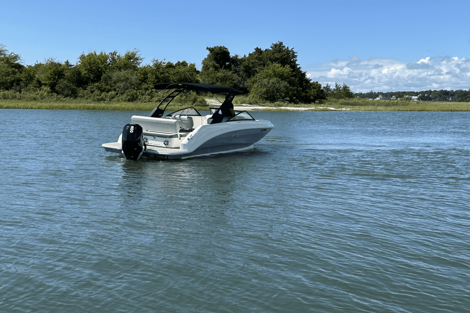 2023 Sea Ray SDX 250 Outboard Image Thumbnail #2