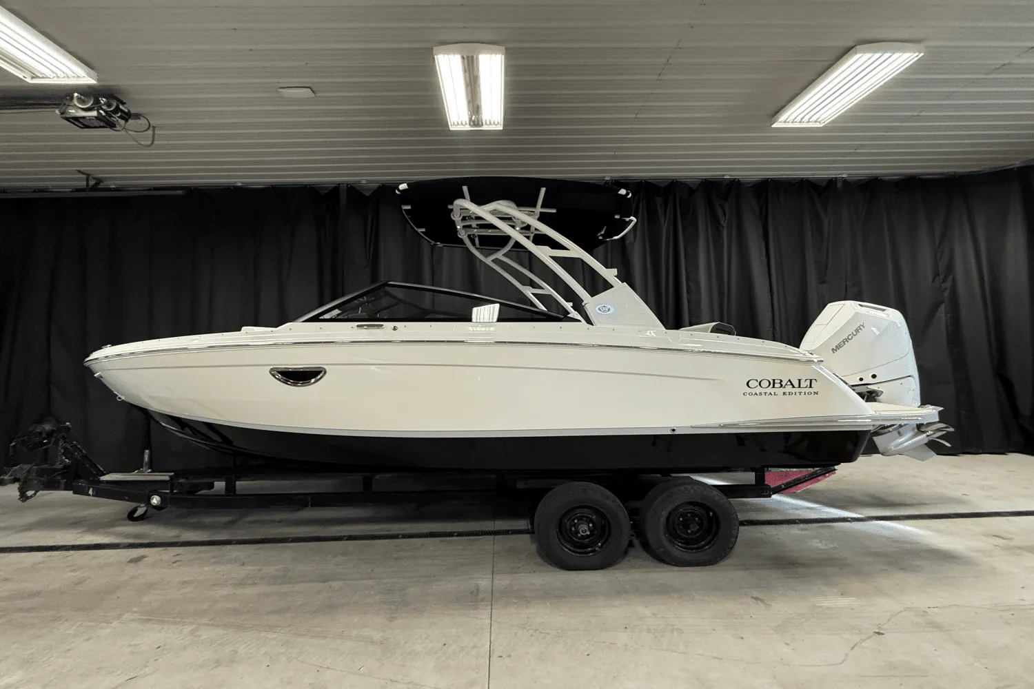 2025 Cobalt R6 Outboard Image Thumbnail #0