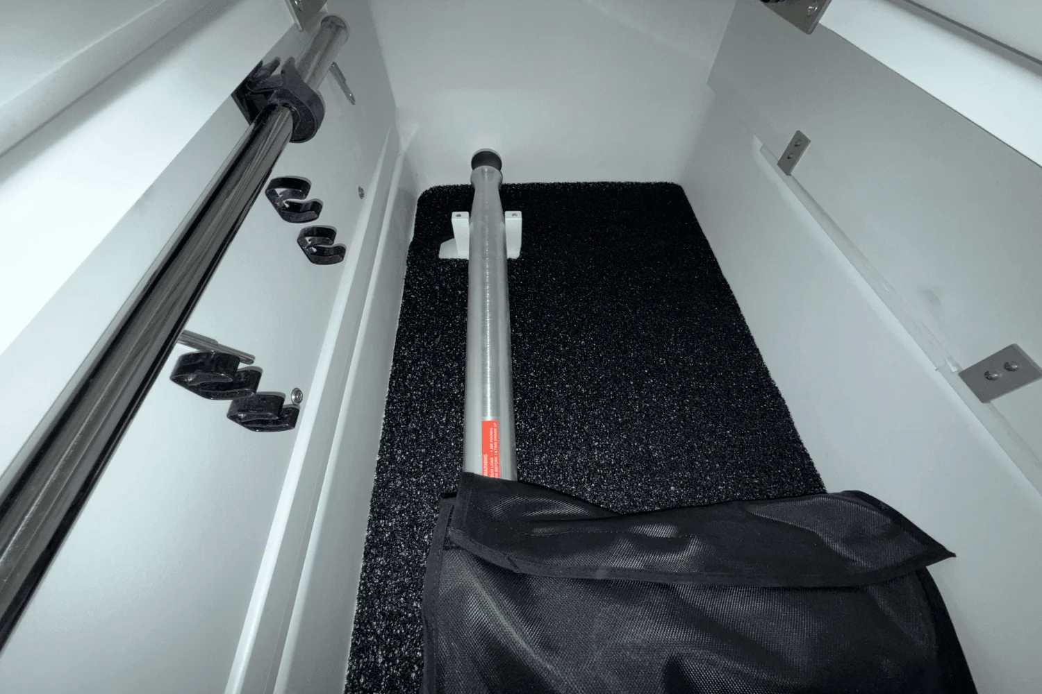 2025 Cobalt R6 Outboard Image Thumbnail #83