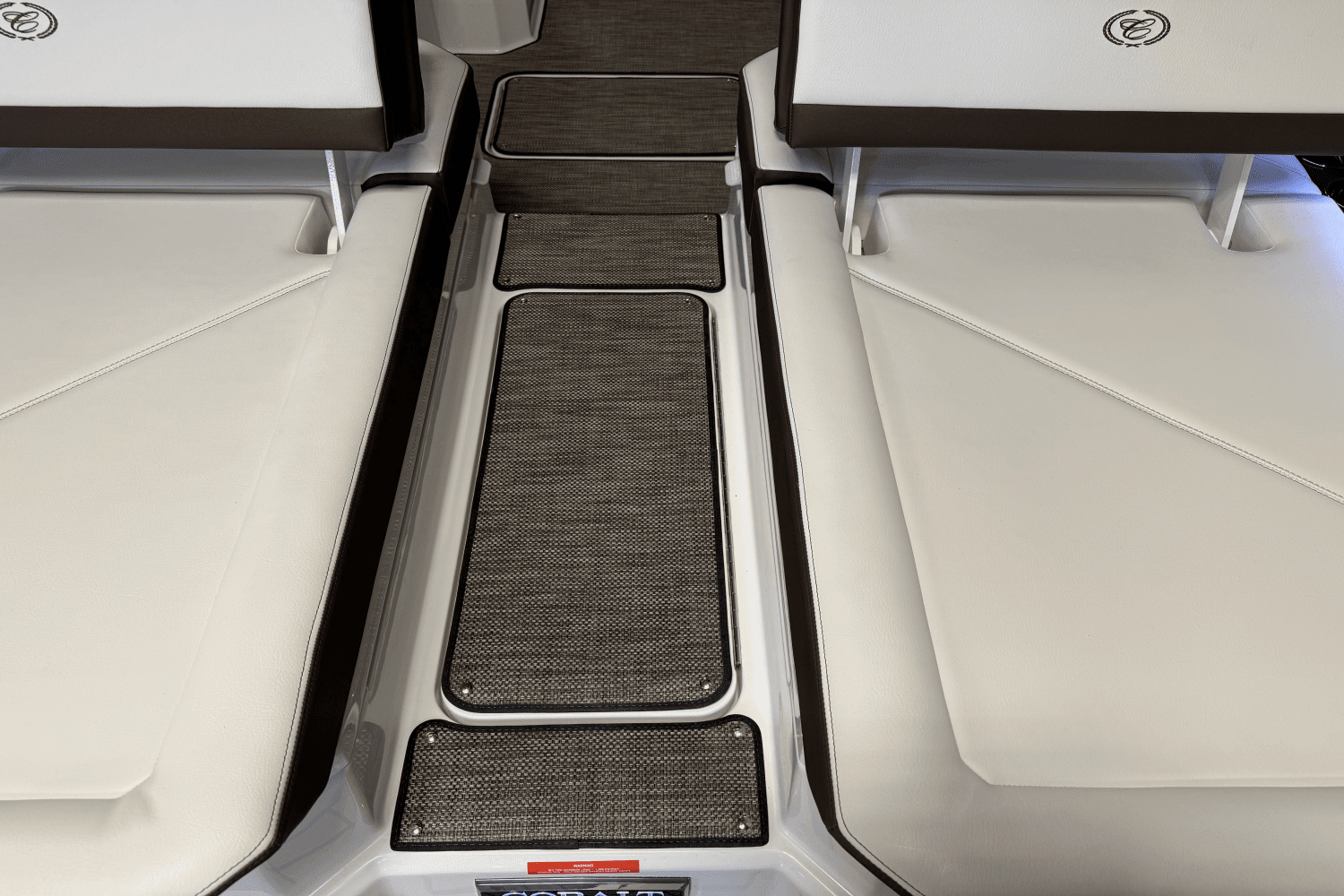 2025 Cobalt R6 Outboard Image Thumbnail #30