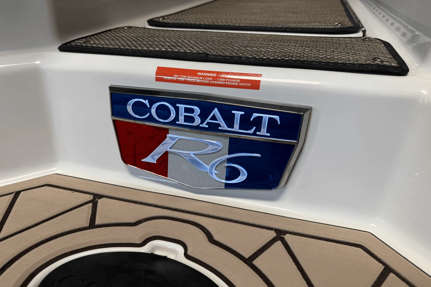 2025 Cobalt R6 Outboard Image Thumbnail #24