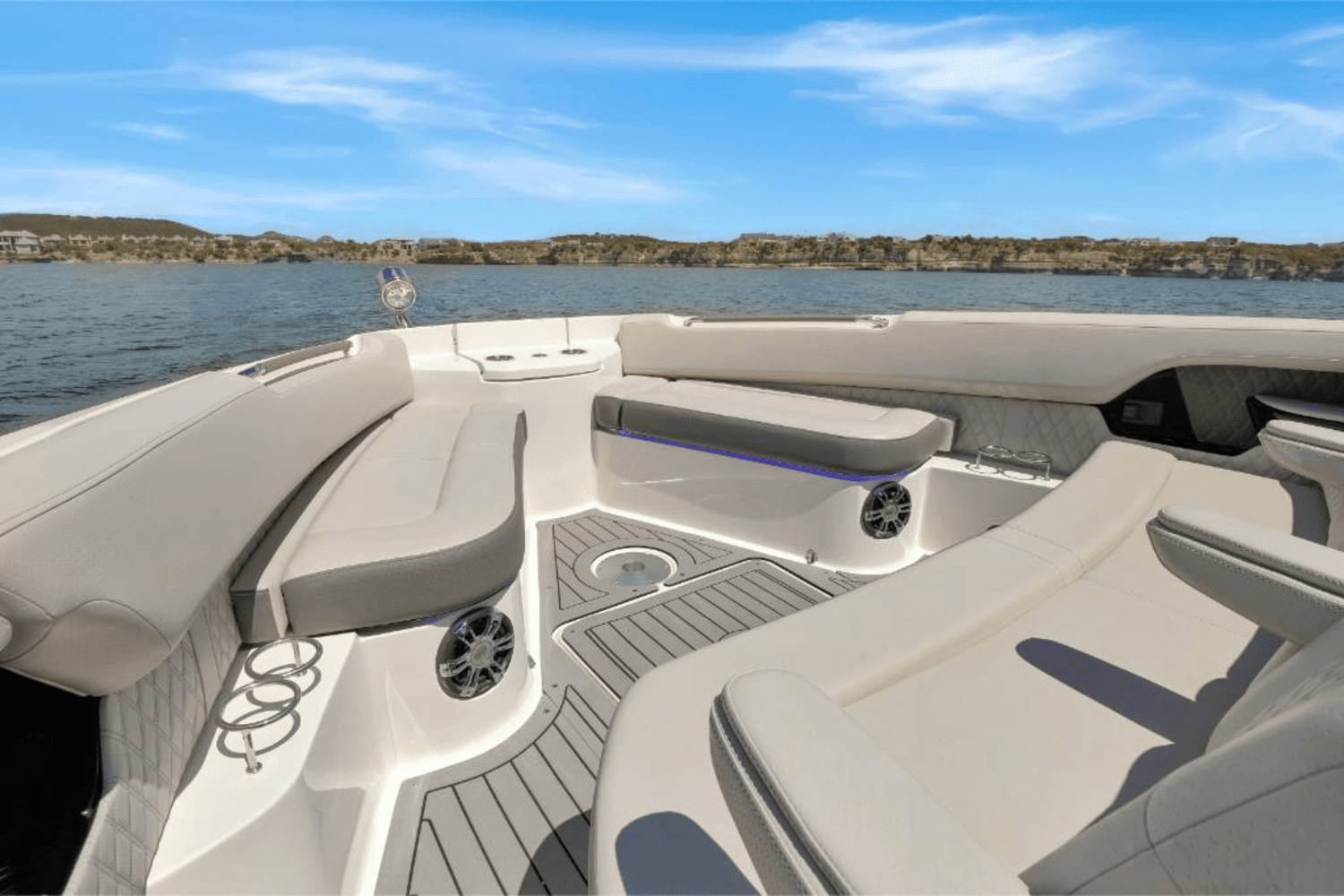 2020 Sea Ray 400 SLX Image Thumbnail #43