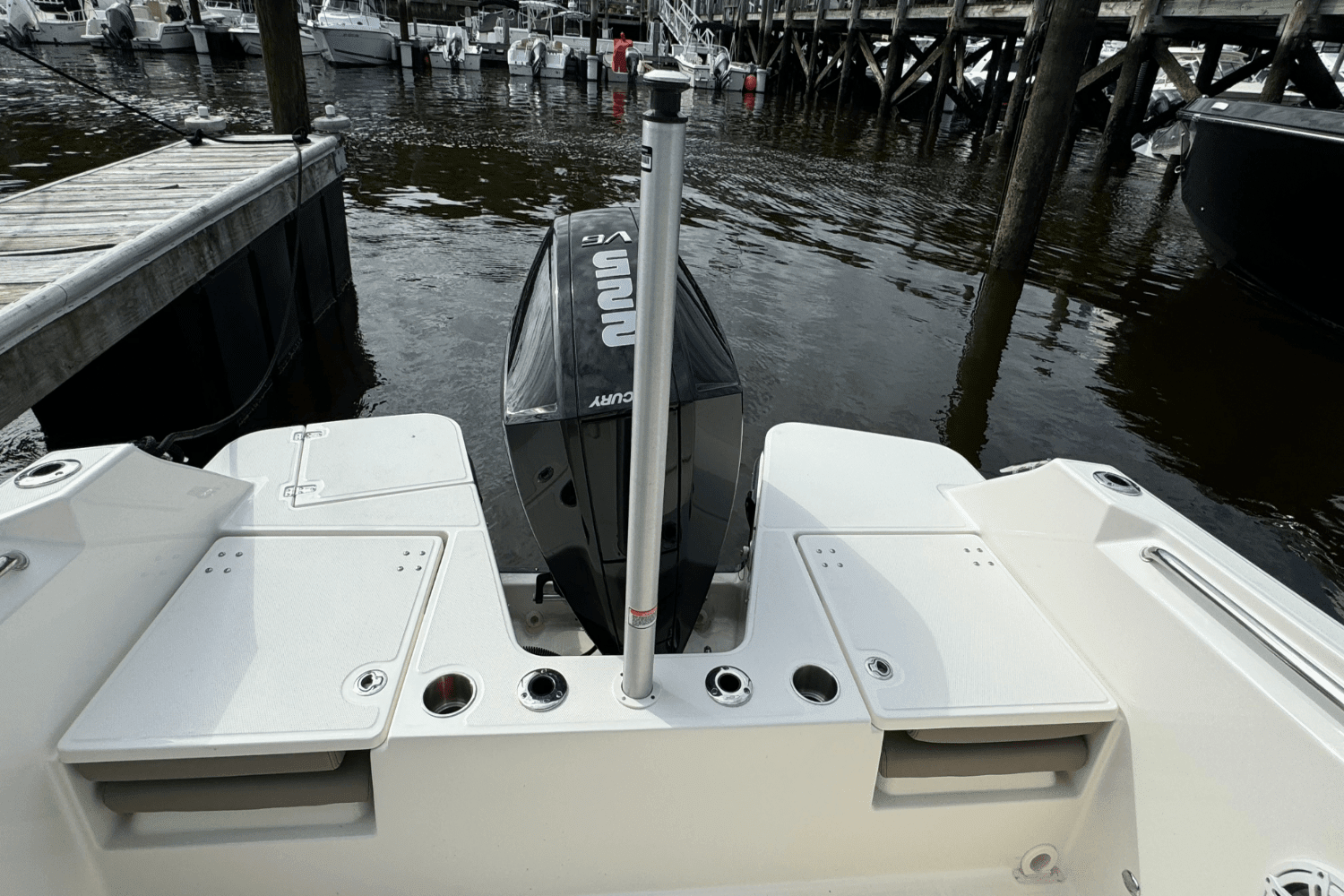 2024 Boston Whaler 210 Vantage Image Thumbnail #6