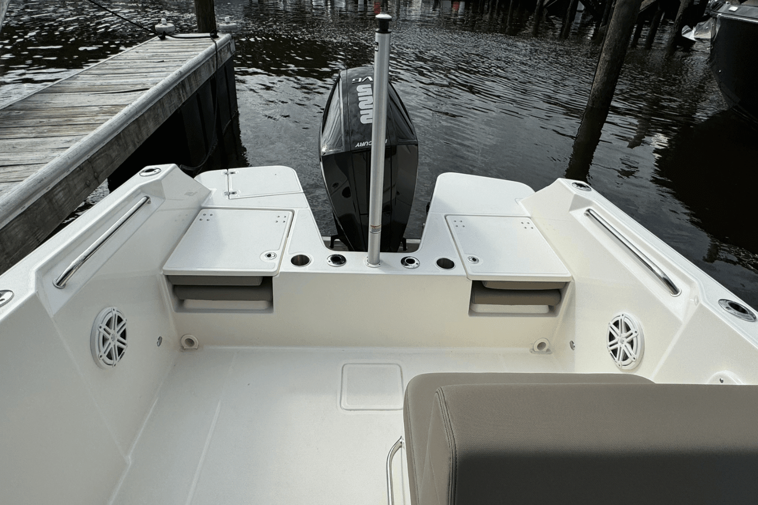 2024 Boston Whaler 210 Vantage Image Thumbnail #5