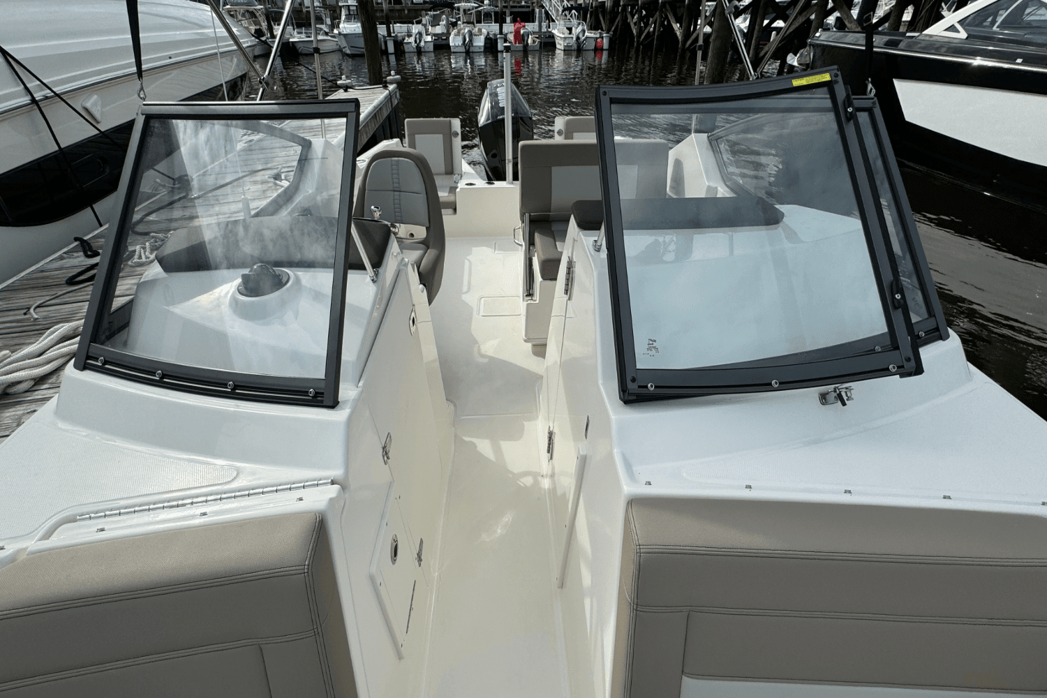 2024 Boston Whaler 210 Vantage Image Thumbnail #26