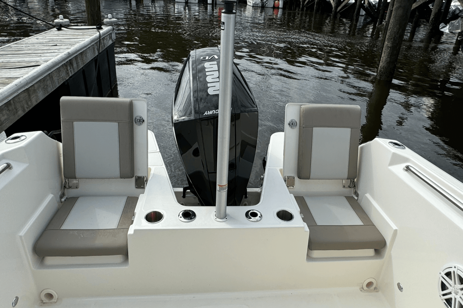 2024 Boston Whaler 210 Vantage Image Thumbnail #7