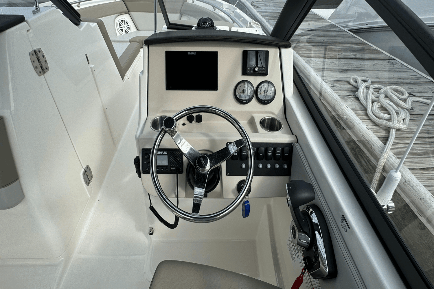 2024 Boston Whaler 210 Vantage Image Thumbnail #15
