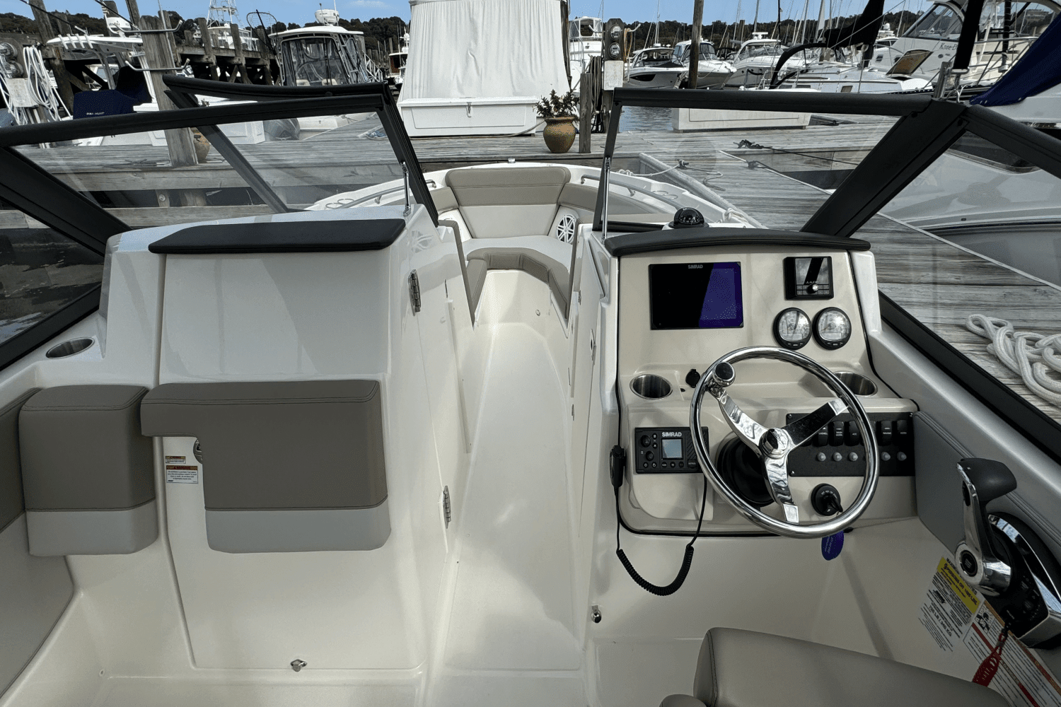 2024 Boston Whaler 210 Vantage Image Thumbnail #25