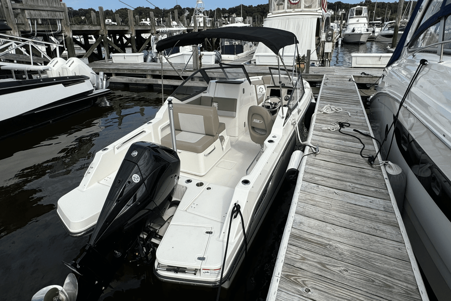 2024 Boston Whaler 210 Vantage Image Thumbnail #10