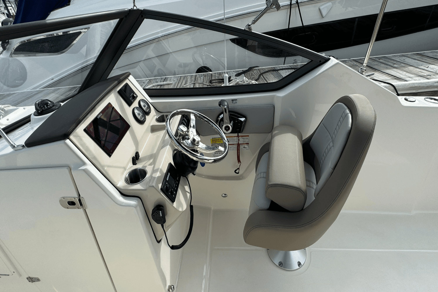 2024 Boston Whaler 210 Vantage Image Thumbnail #13