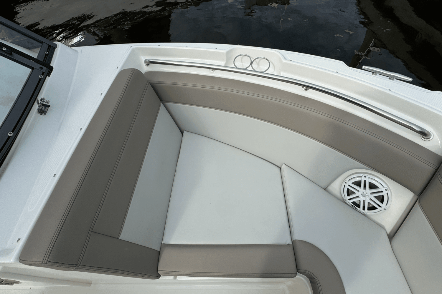 2024 Boston Whaler 210 Vantage Image Thumbnail #24