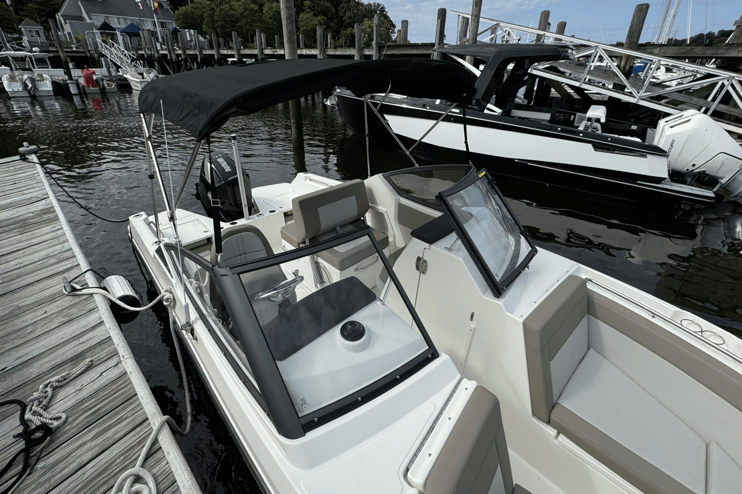 2024 Boston Whaler 210 Vantage Image Thumbnail #6