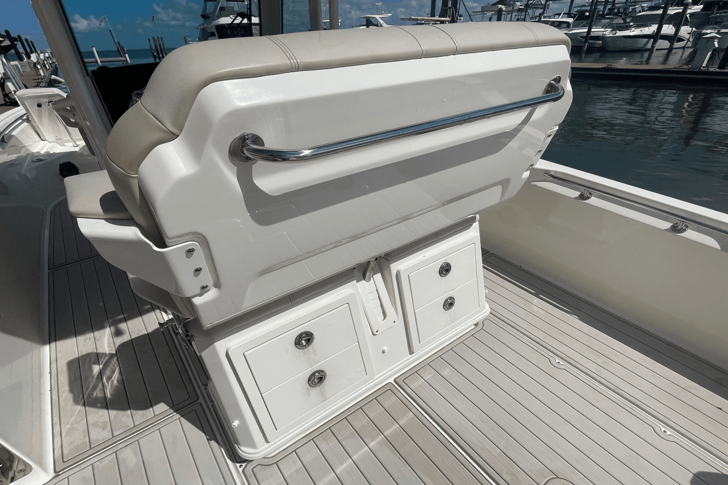 2023 Boston Whaler 28 DAUNTLESS Image Thumbnail #35