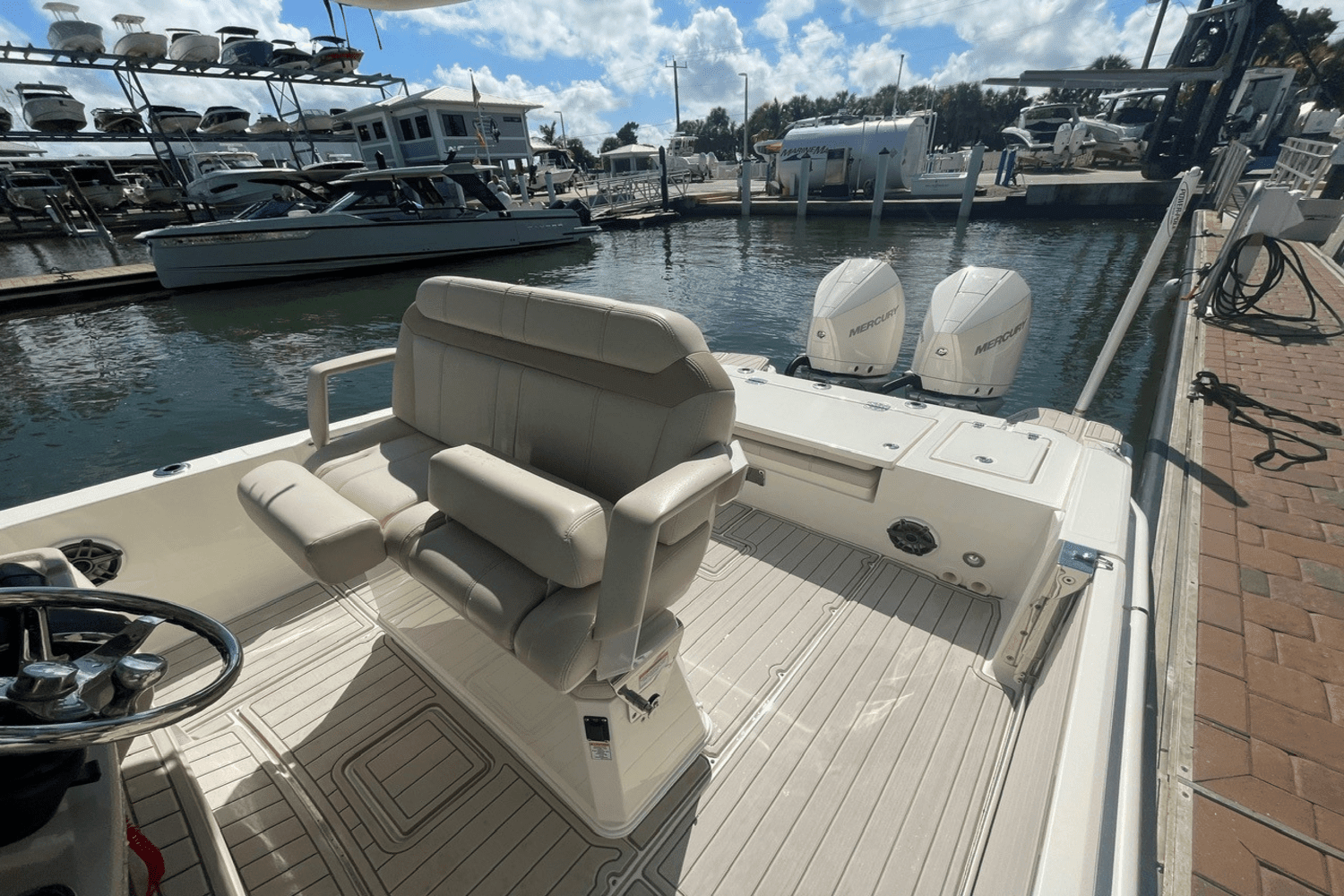 2023 Boston Whaler 28 DAUNTLESS Image Thumbnail #24