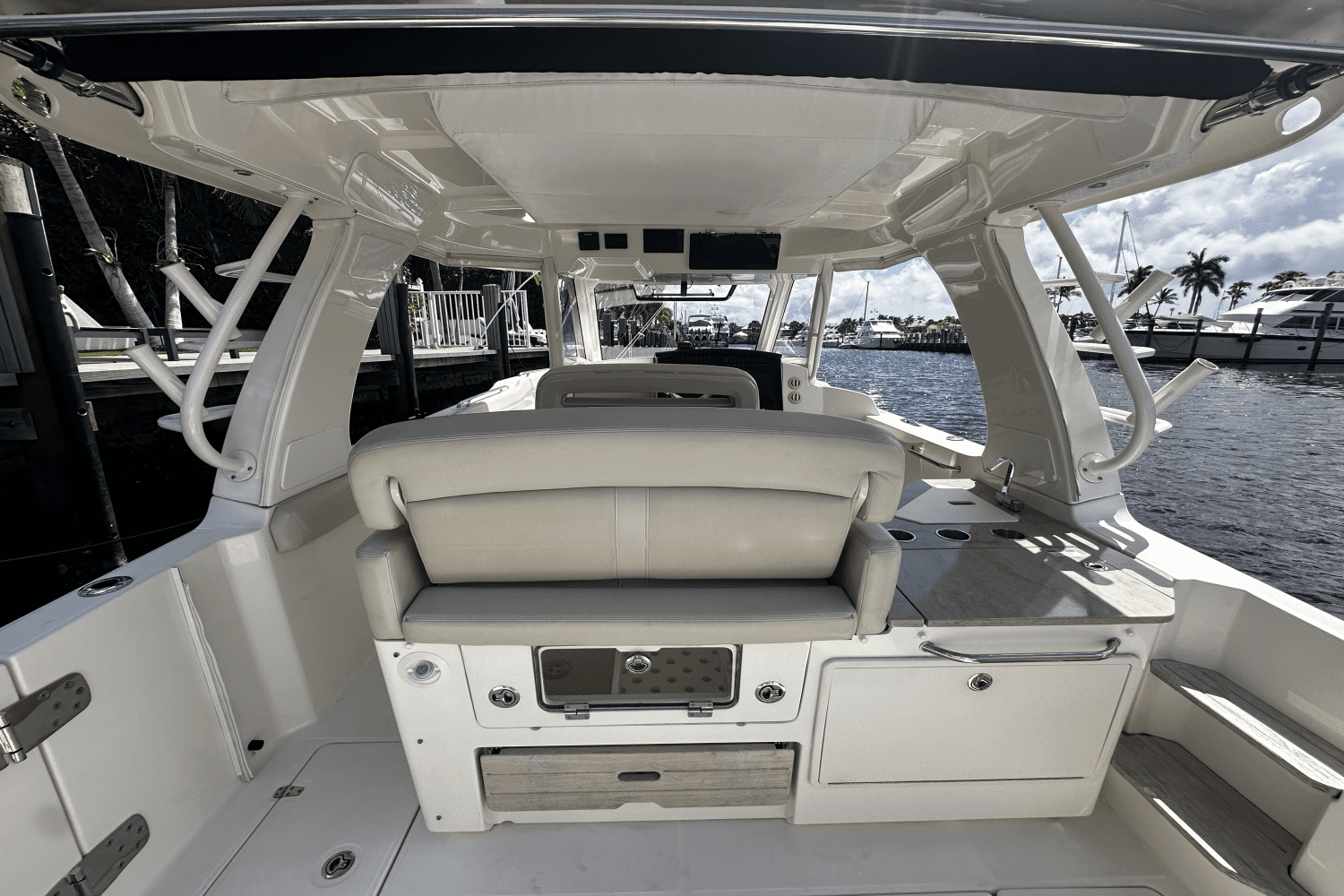 2019 Boston Whaler 350 Realm Image Thumbnail #10