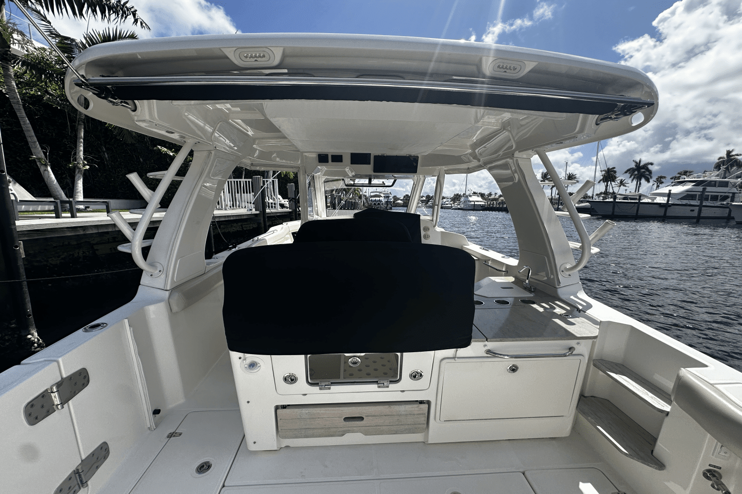 2019 Boston Whaler 350 Realm Image Thumbnail #6