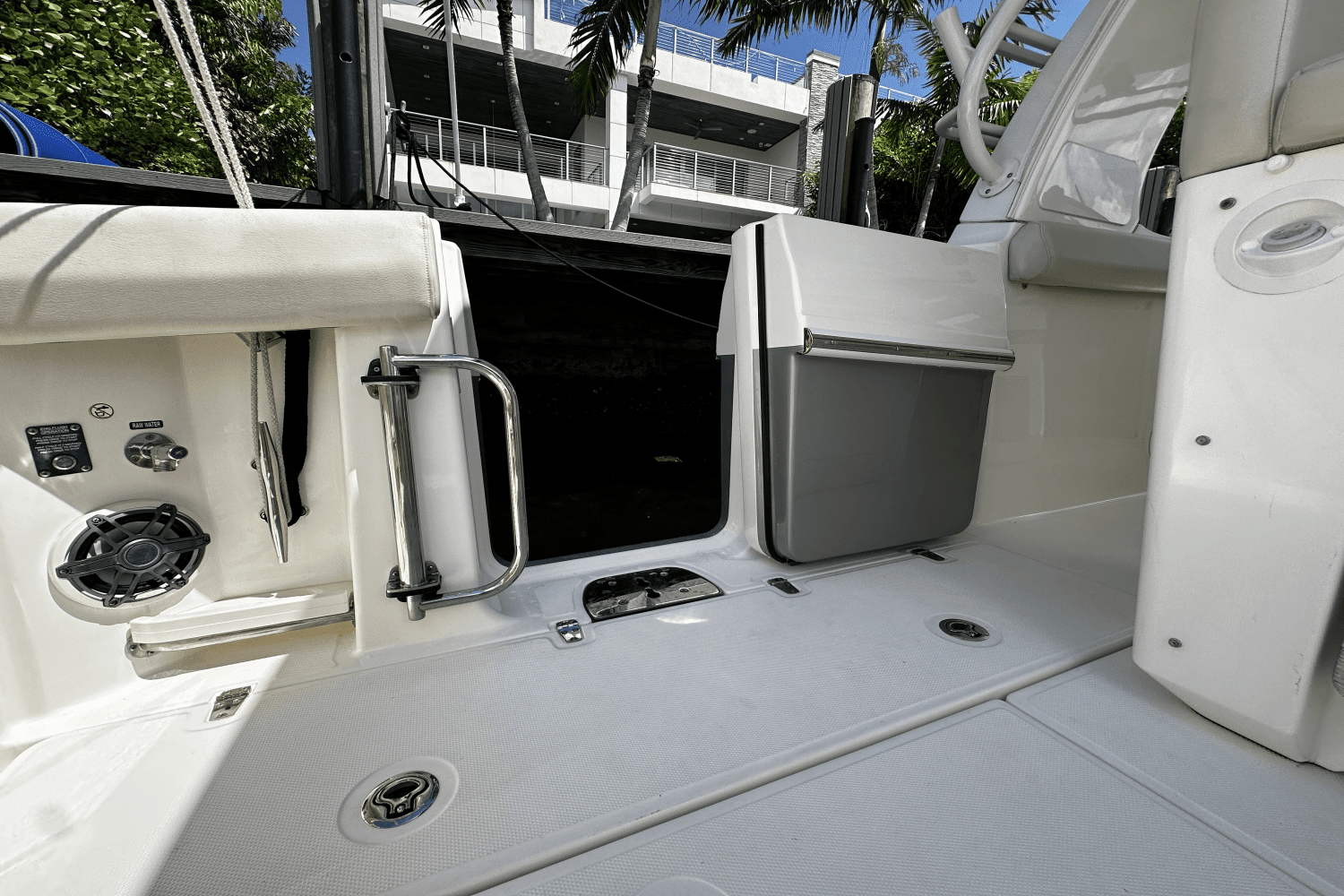 2019 Boston Whaler 350 Realm Image Thumbnail #15