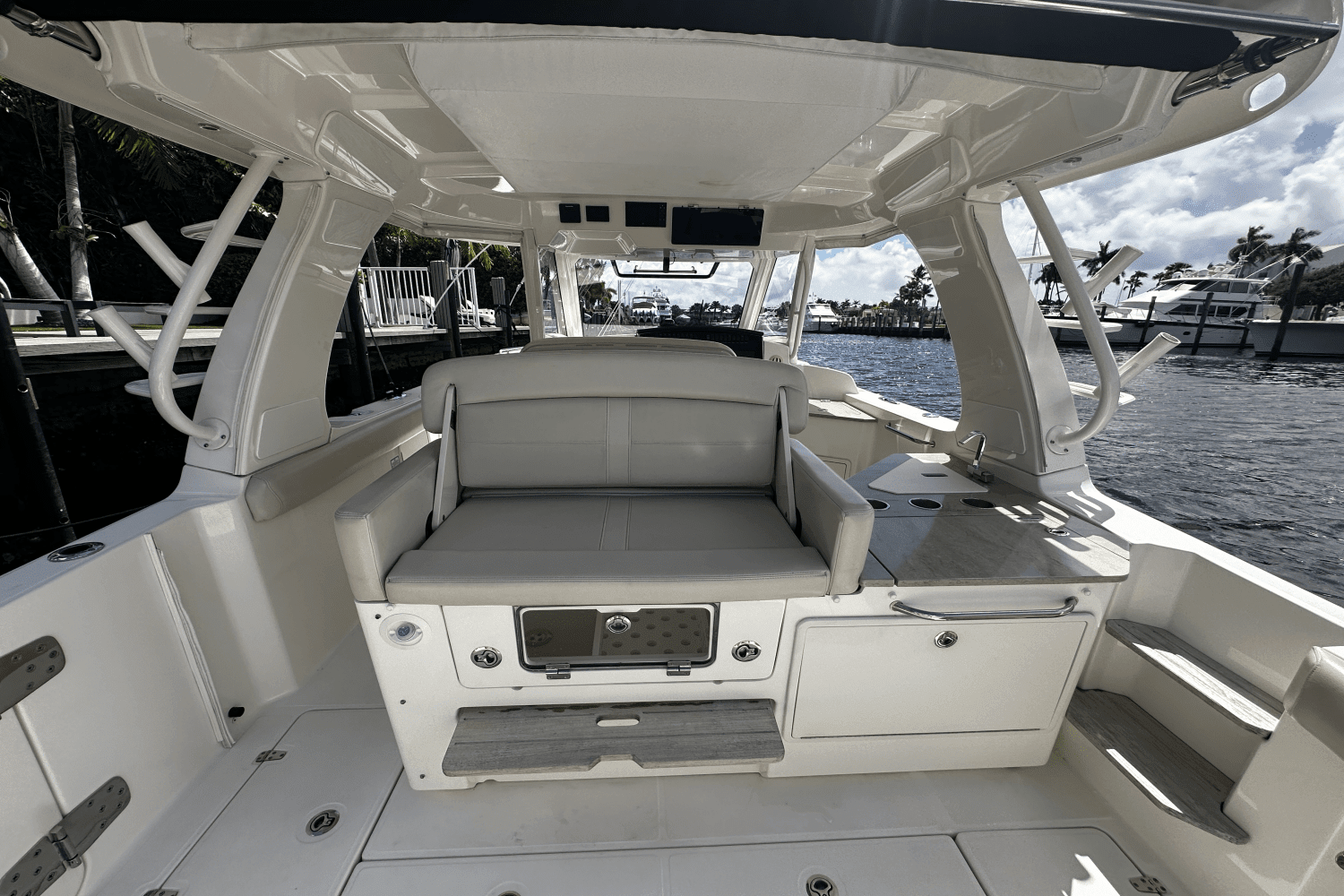 2019 Boston Whaler 350 Realm Image Thumbnail #11