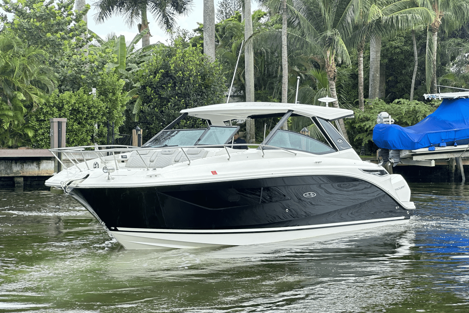 Thumbnail 2 for 2023 Sea Ray Sundancer 320 Outboard