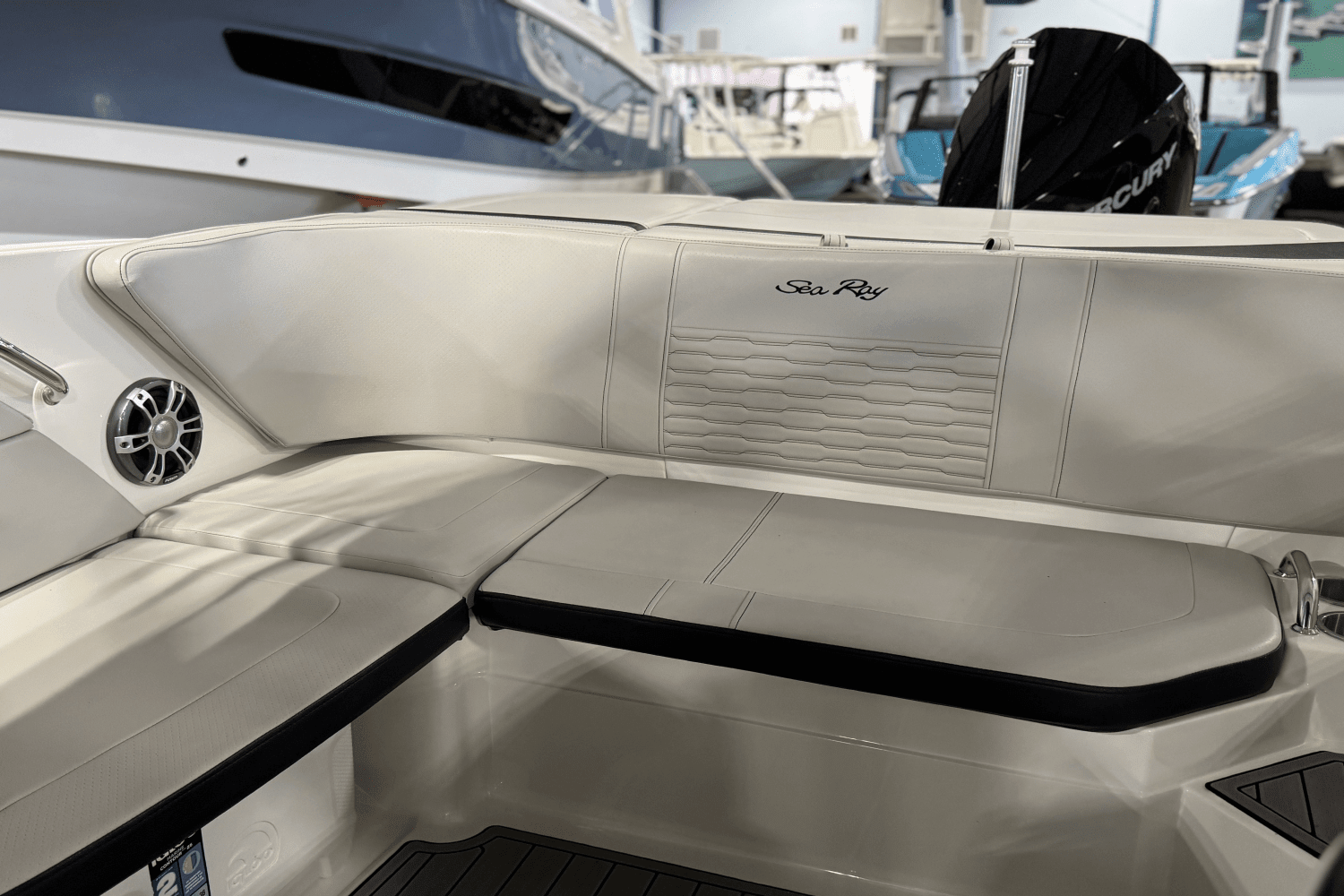 2023 Sea Ray SPX 210 Outboard Image Thumbnail #13