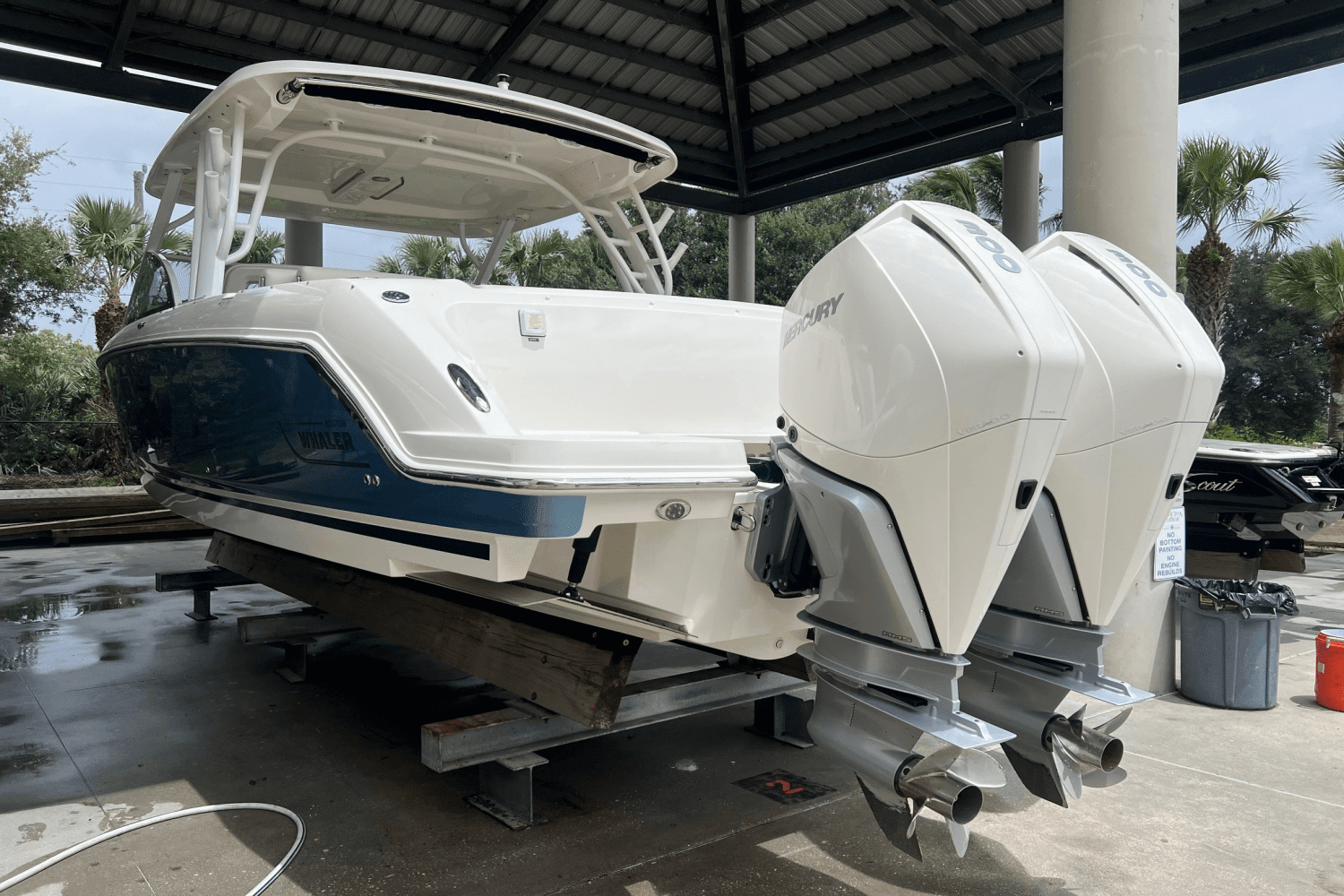 2022 Boston Whaler 320 VANTAGE Image Thumbnail #3