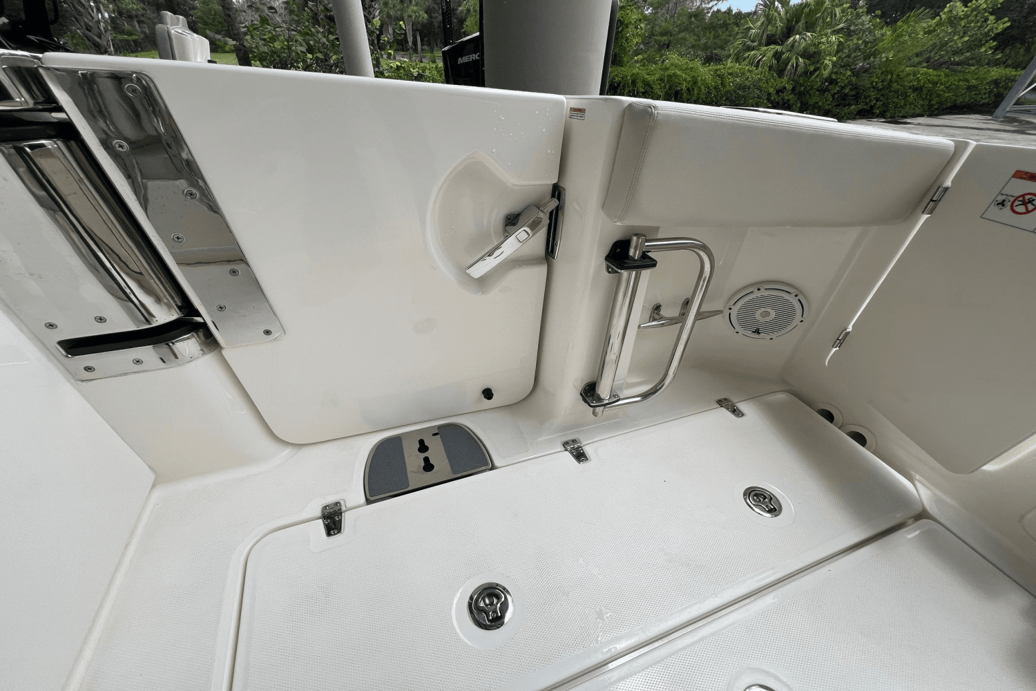 2022 Boston Whaler 320 VANTAGE Image Thumbnail #5