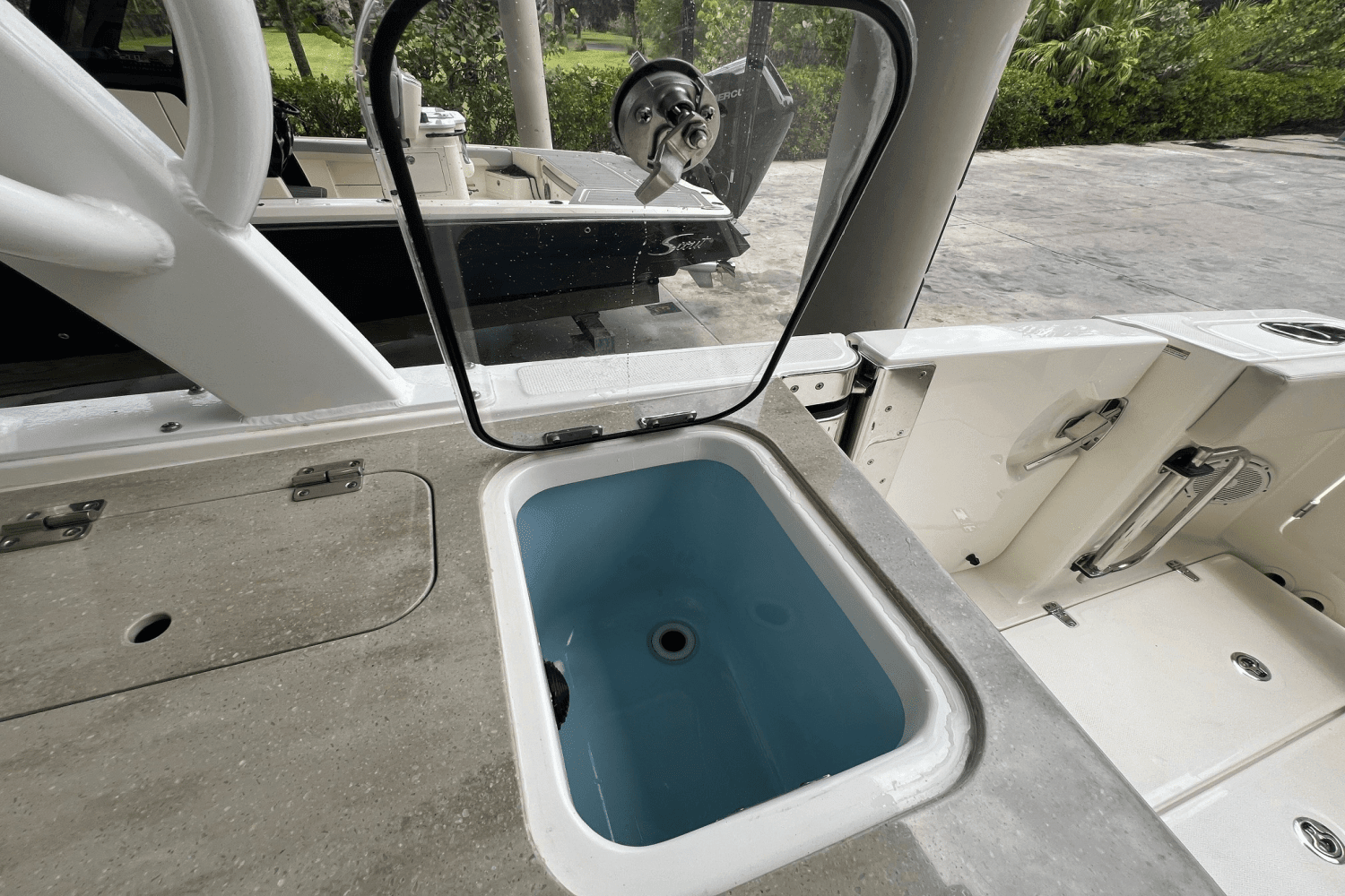 2022 Boston Whaler 320 VANTAGE Image Thumbnail #10