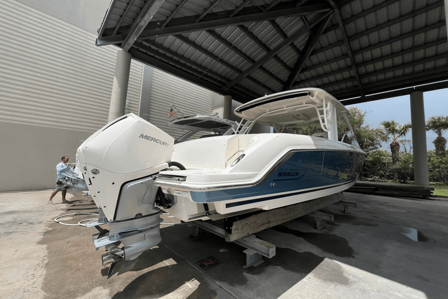 2022 Boston Whaler 320 VANTAGE Image Thumbnail #21