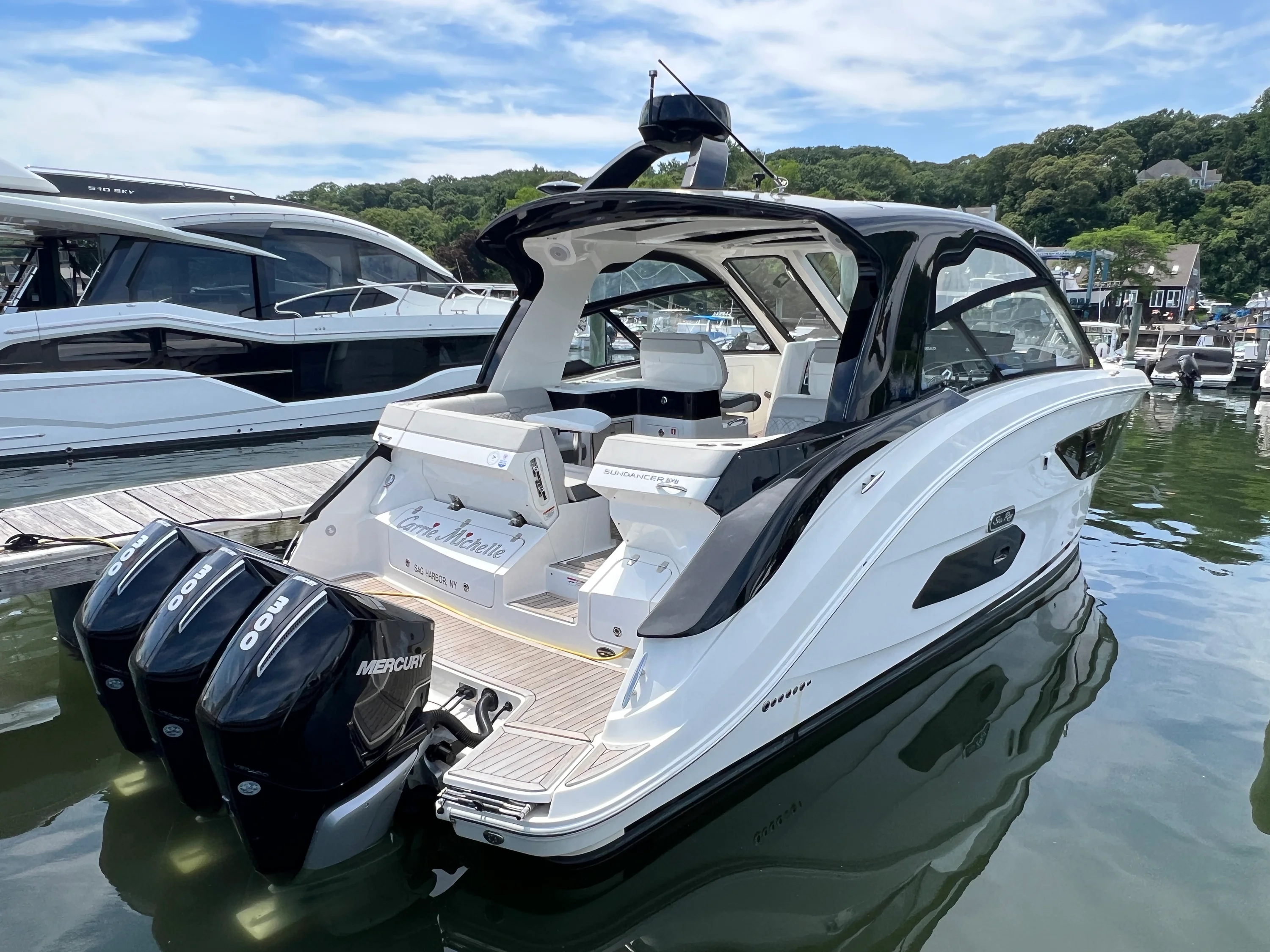 2023 Sea Ray 370 SUNDANCER OB Image Thumbnail #4