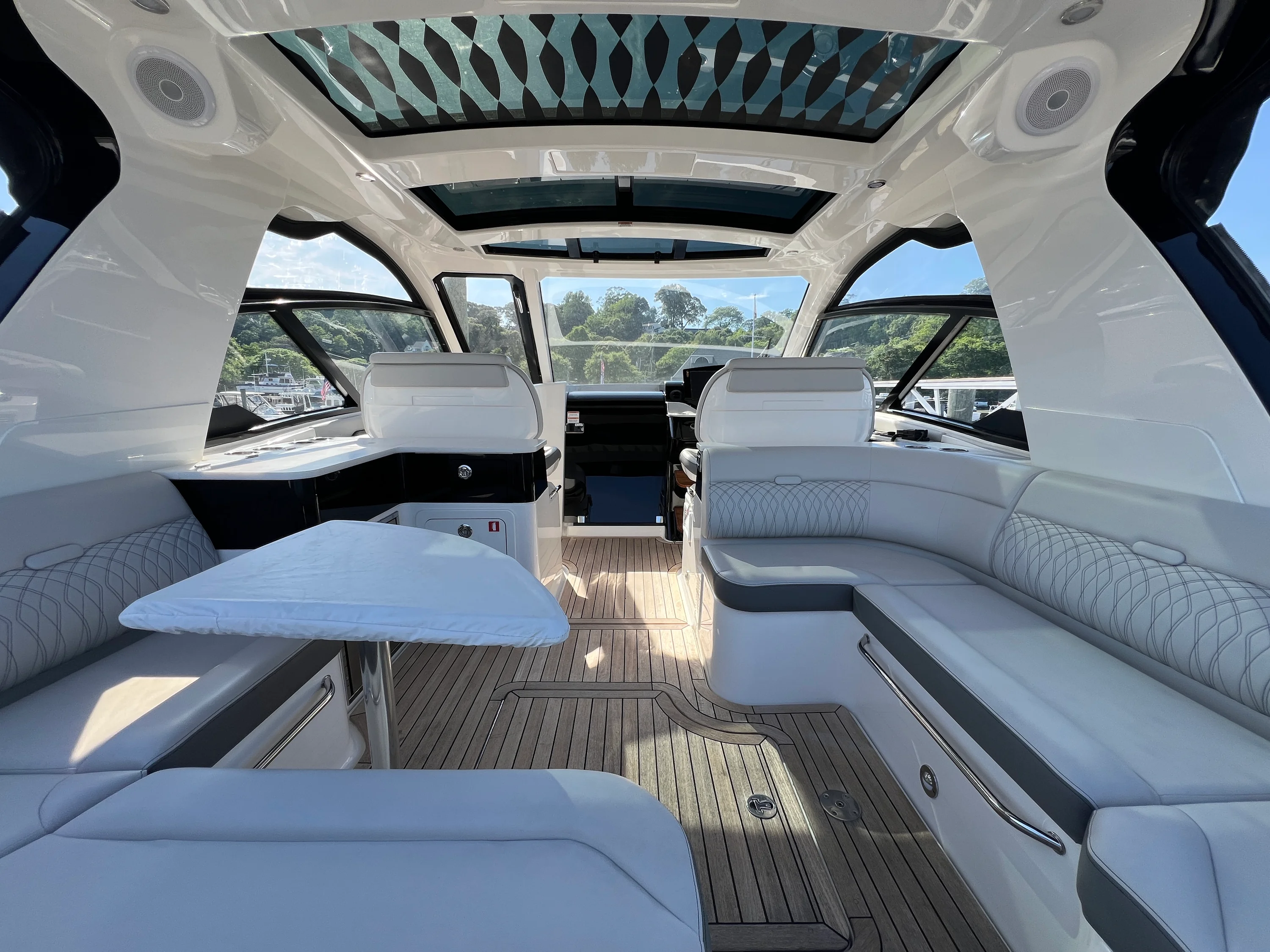 2023 Sea Ray 370 SUNDANCER OB Image Thumbnail #34