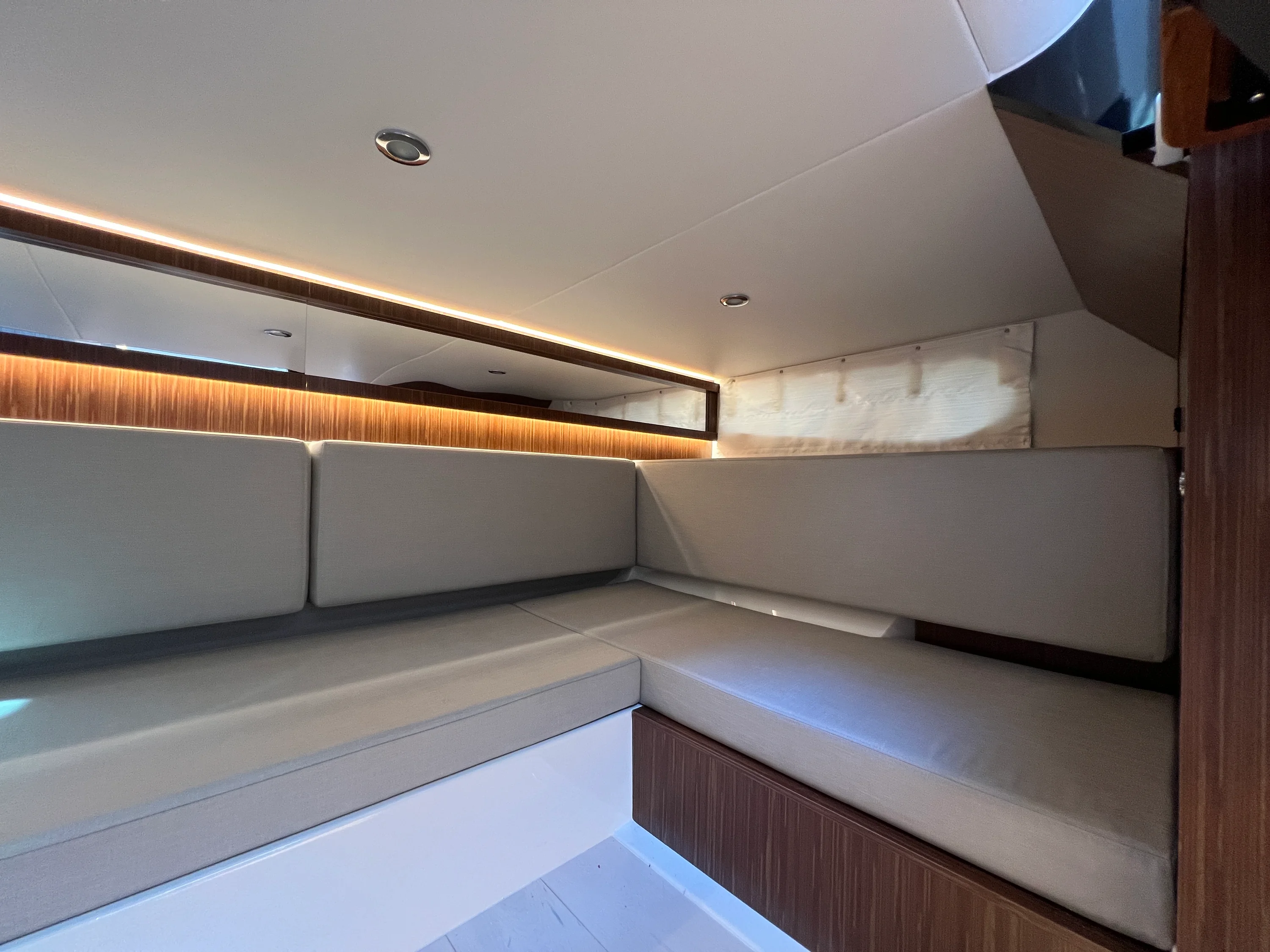 2023 Sea Ray 370 SUNDANCER OB Image Thumbnail #57