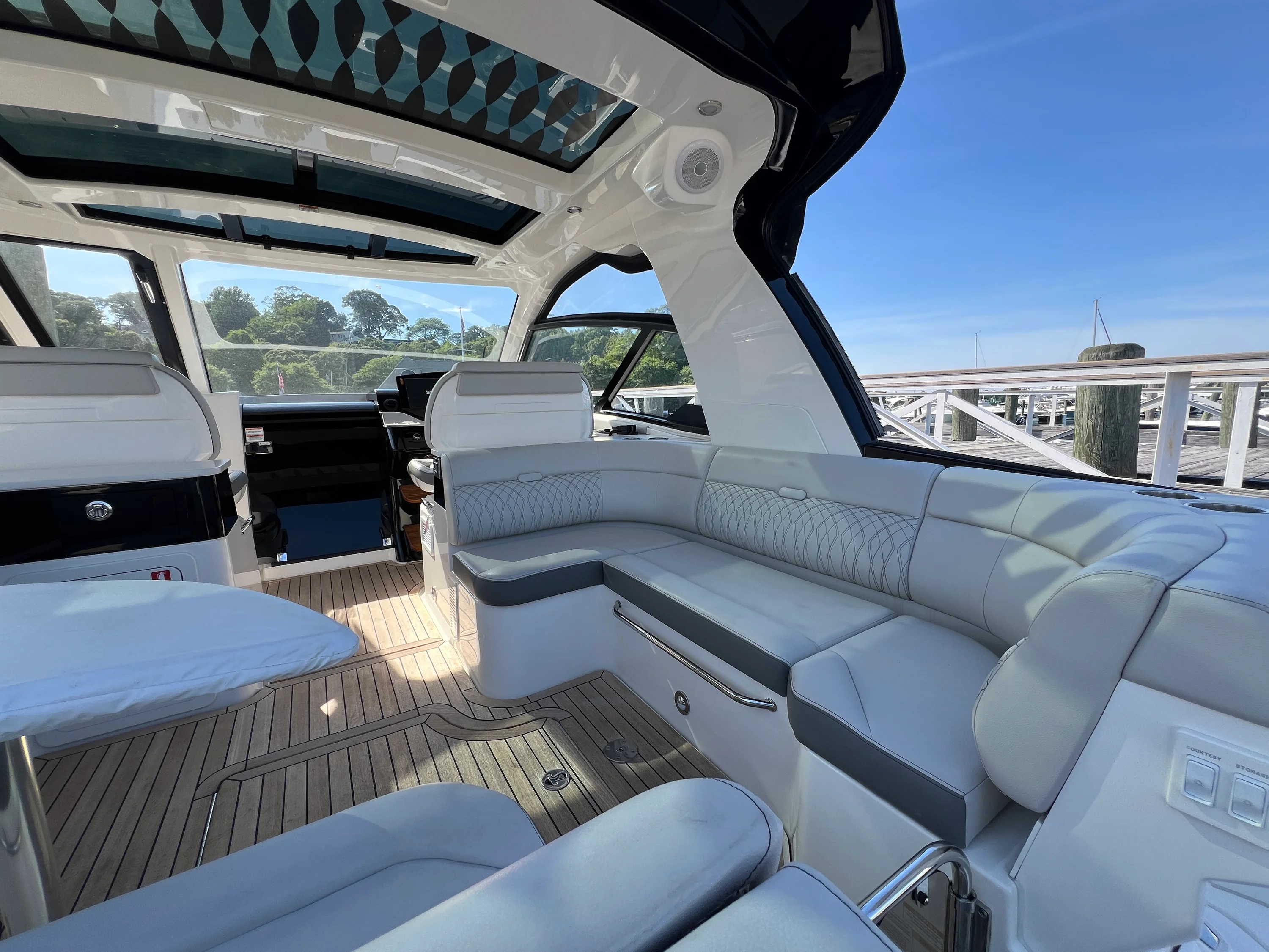 2023 Sea Ray 370 SUNDANCER OB Image Thumbnail #35