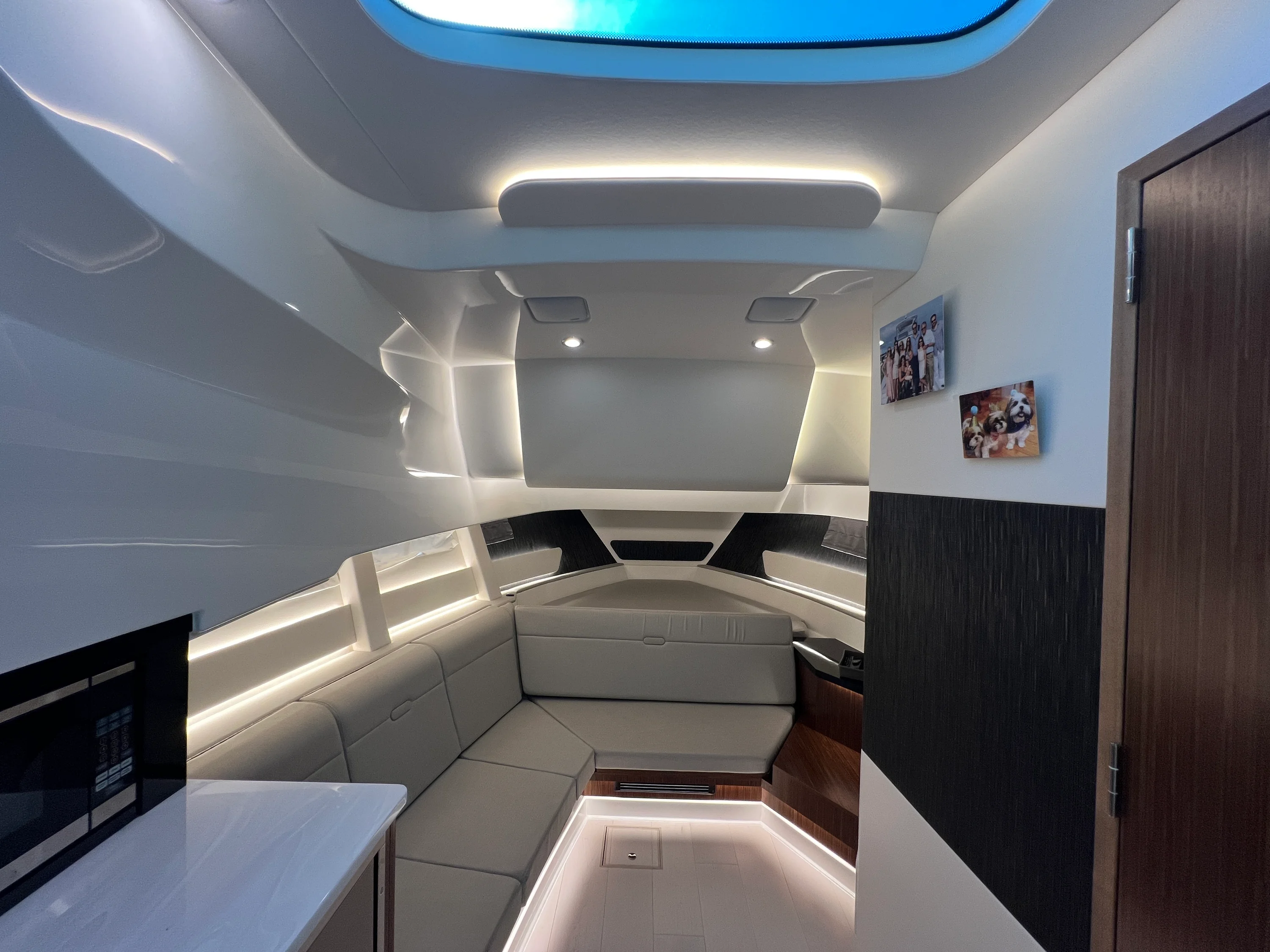 2023 Sea Ray 370 SUNDANCER OB Image Thumbnail #43