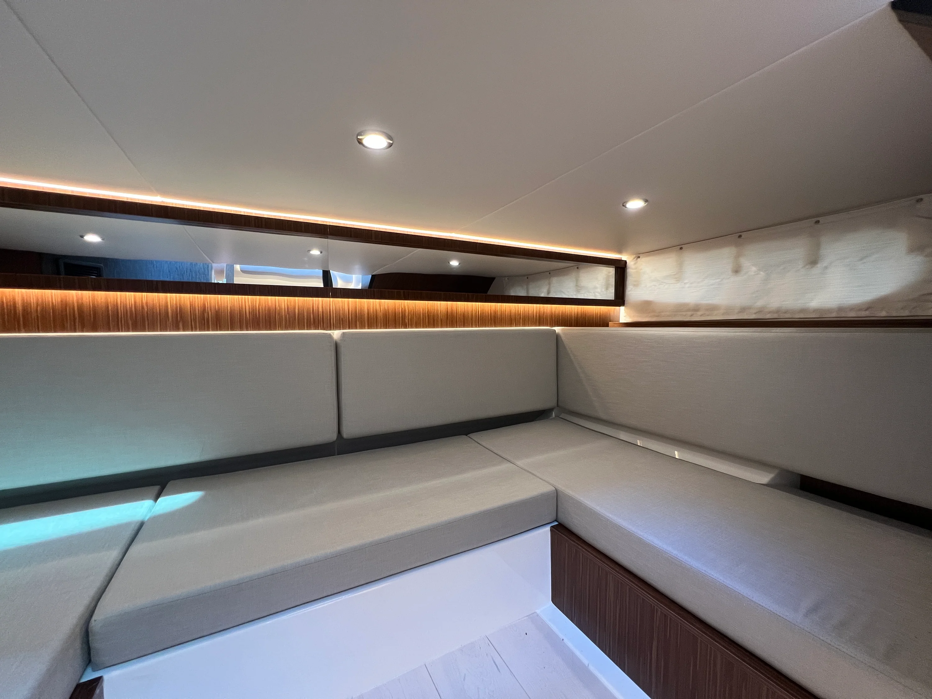 2023 Sea Ray 370 SUNDANCER OB Image Thumbnail #58