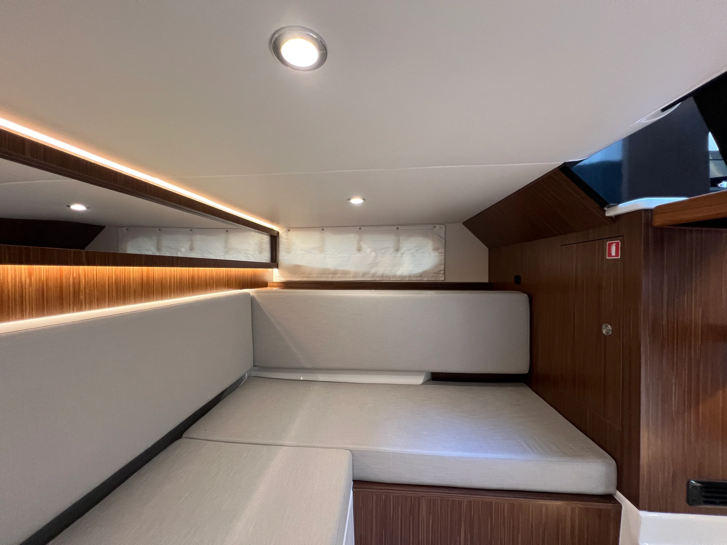 2023 Sea Ray 370 SUNDANCER OB Image Thumbnail #61