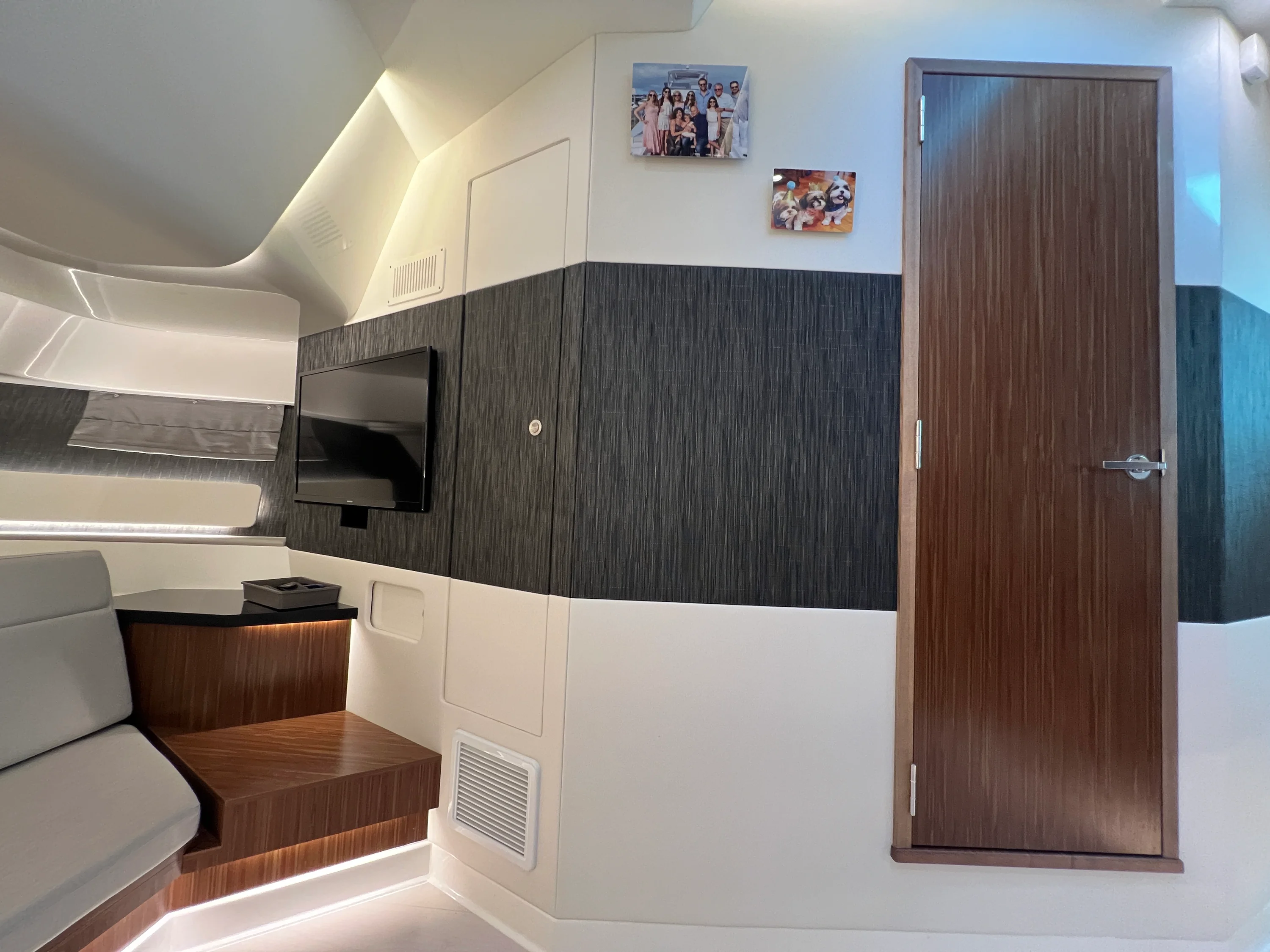 2023 Sea Ray 370 SUNDANCER OB Image Thumbnail #47