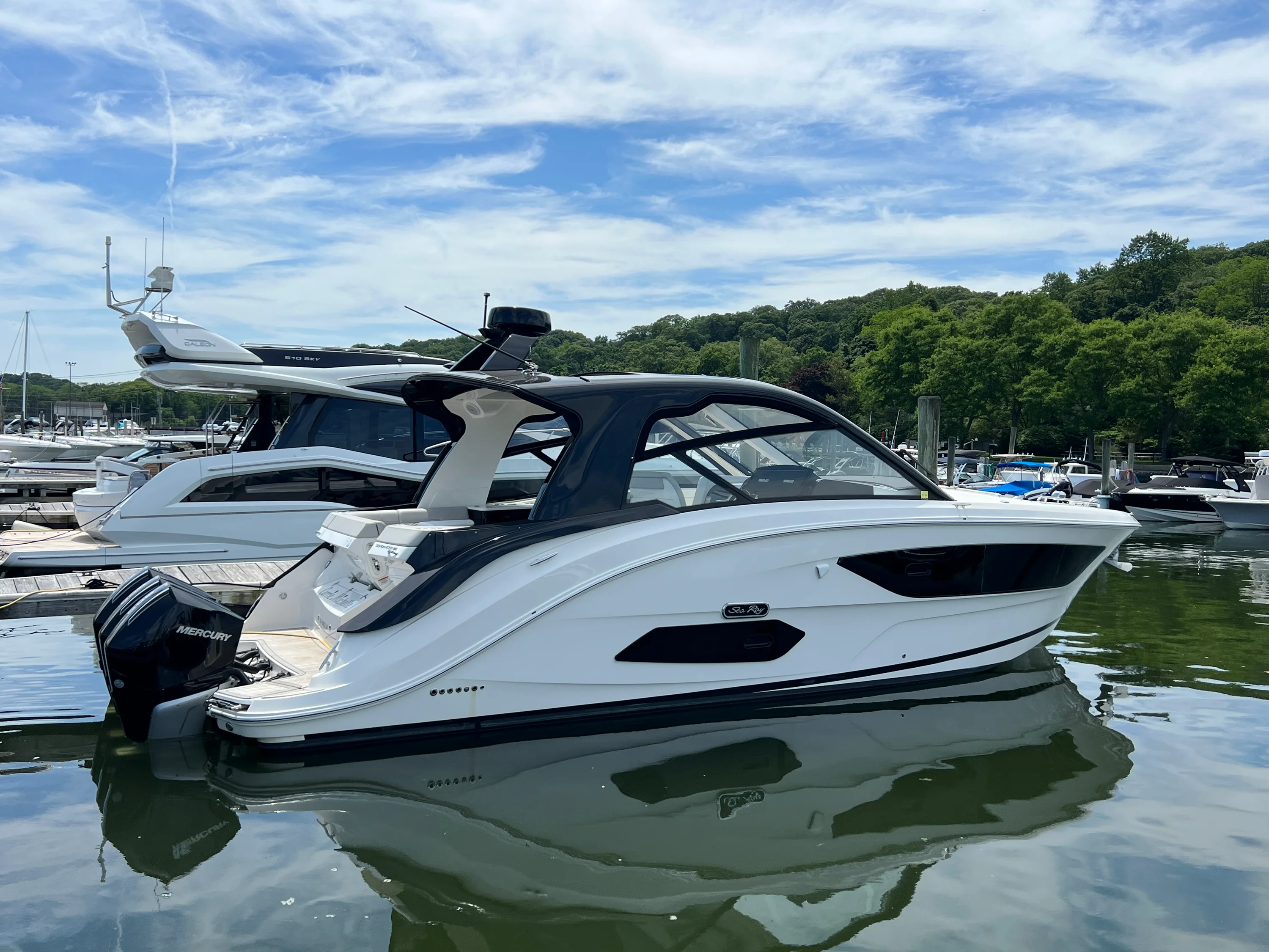 2023 Sea Ray 370 SUNDANCER OB Image Thumbnail #7