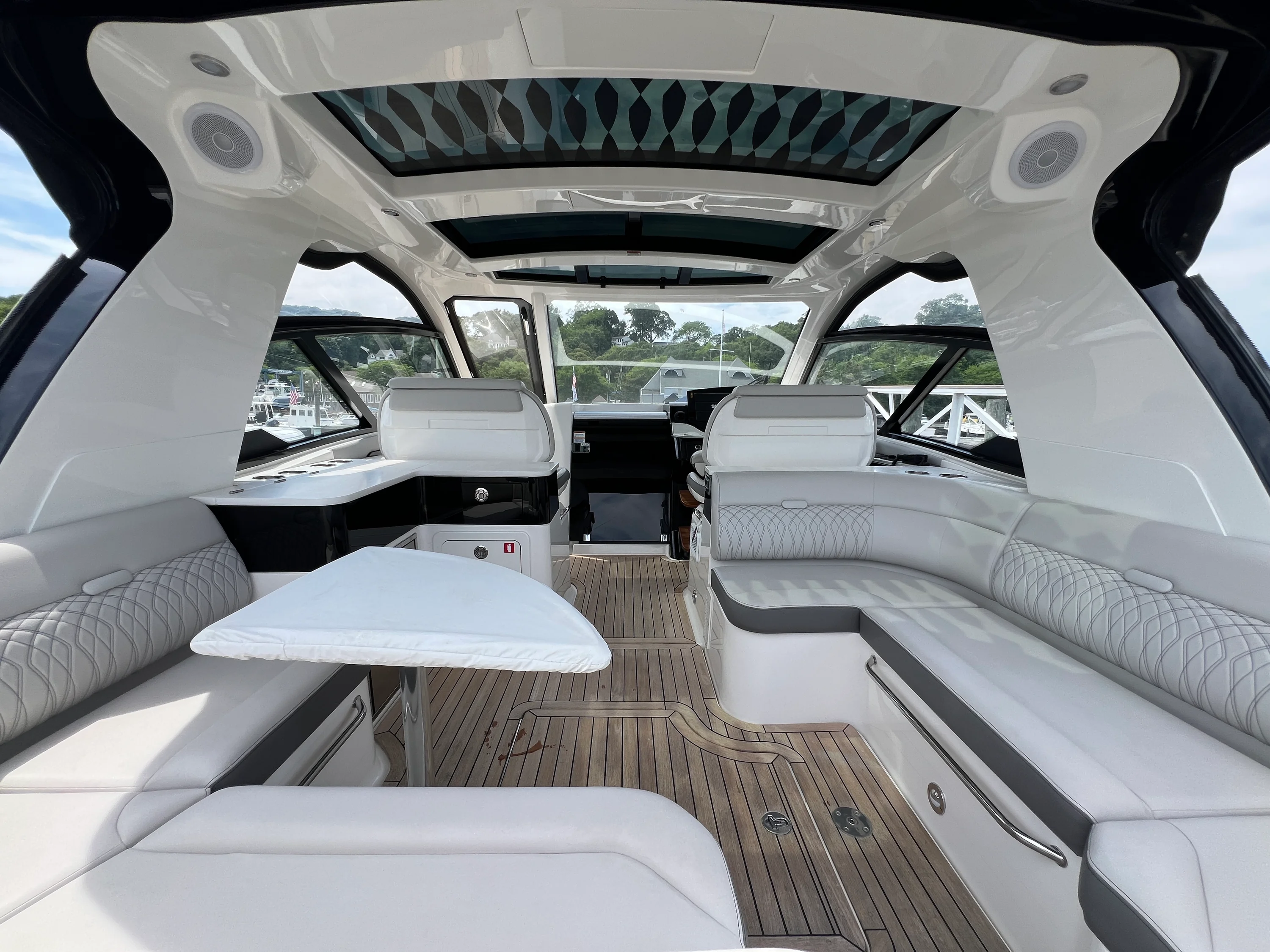 2023 Sea Ray 370 SUNDANCER OB Image Thumbnail #20