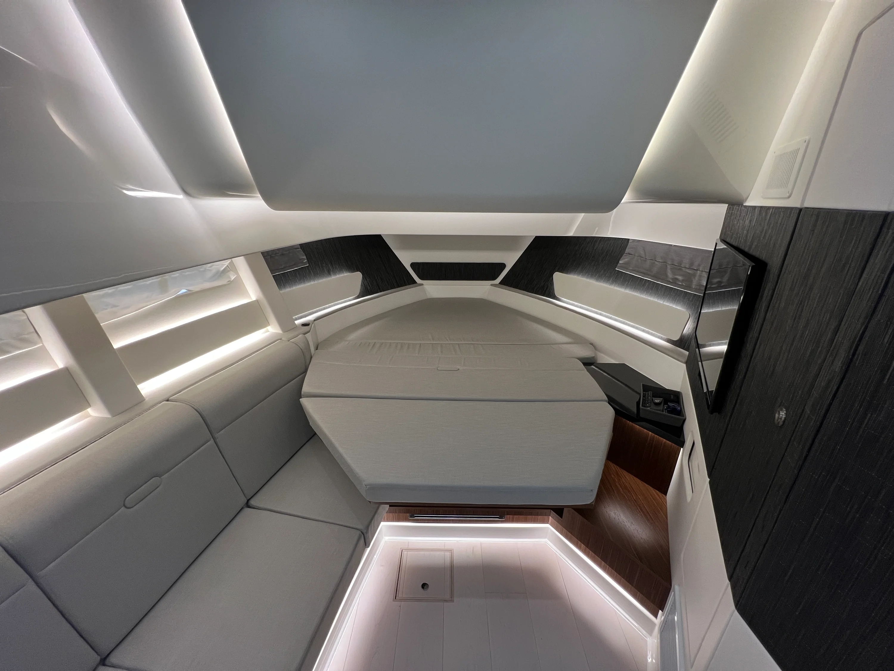 2023 Sea Ray 370 SUNDANCER OB Image Thumbnail #51