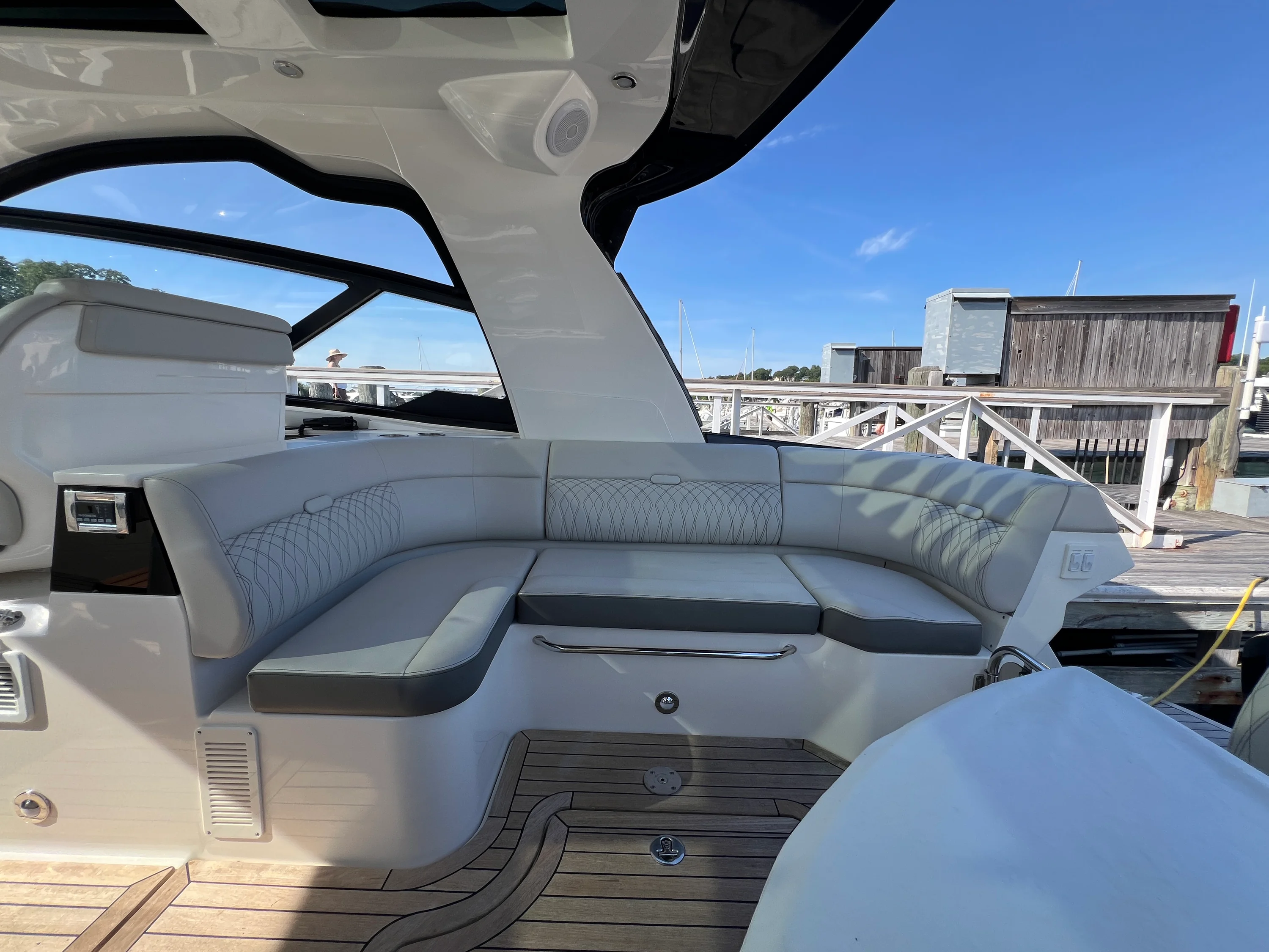 2023 Sea Ray 370 SUNDANCER OB Image Thumbnail #37