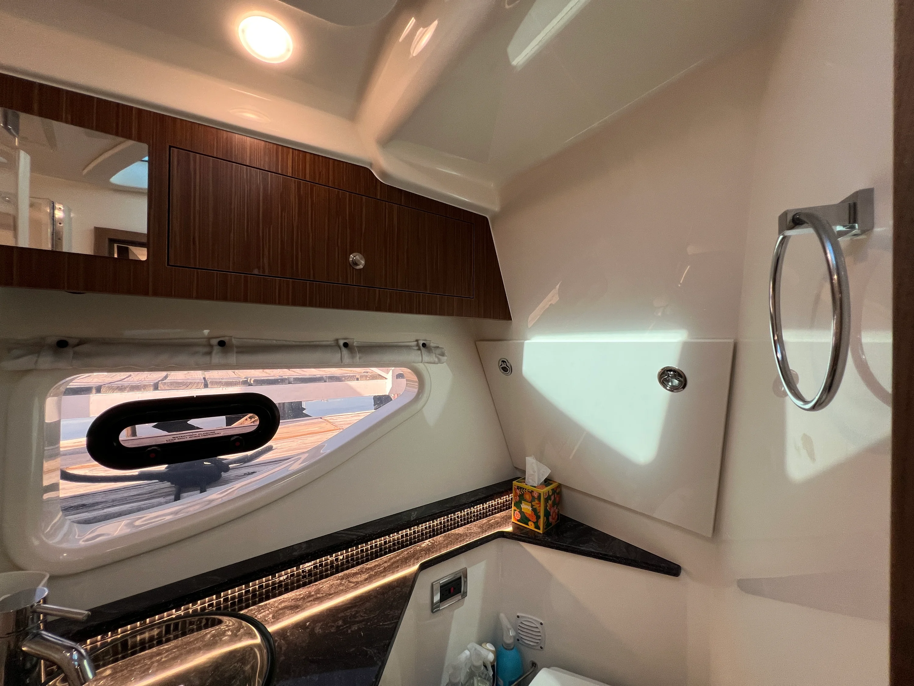 2023 Sea Ray 370 SUNDANCER OB Image Thumbnail #54