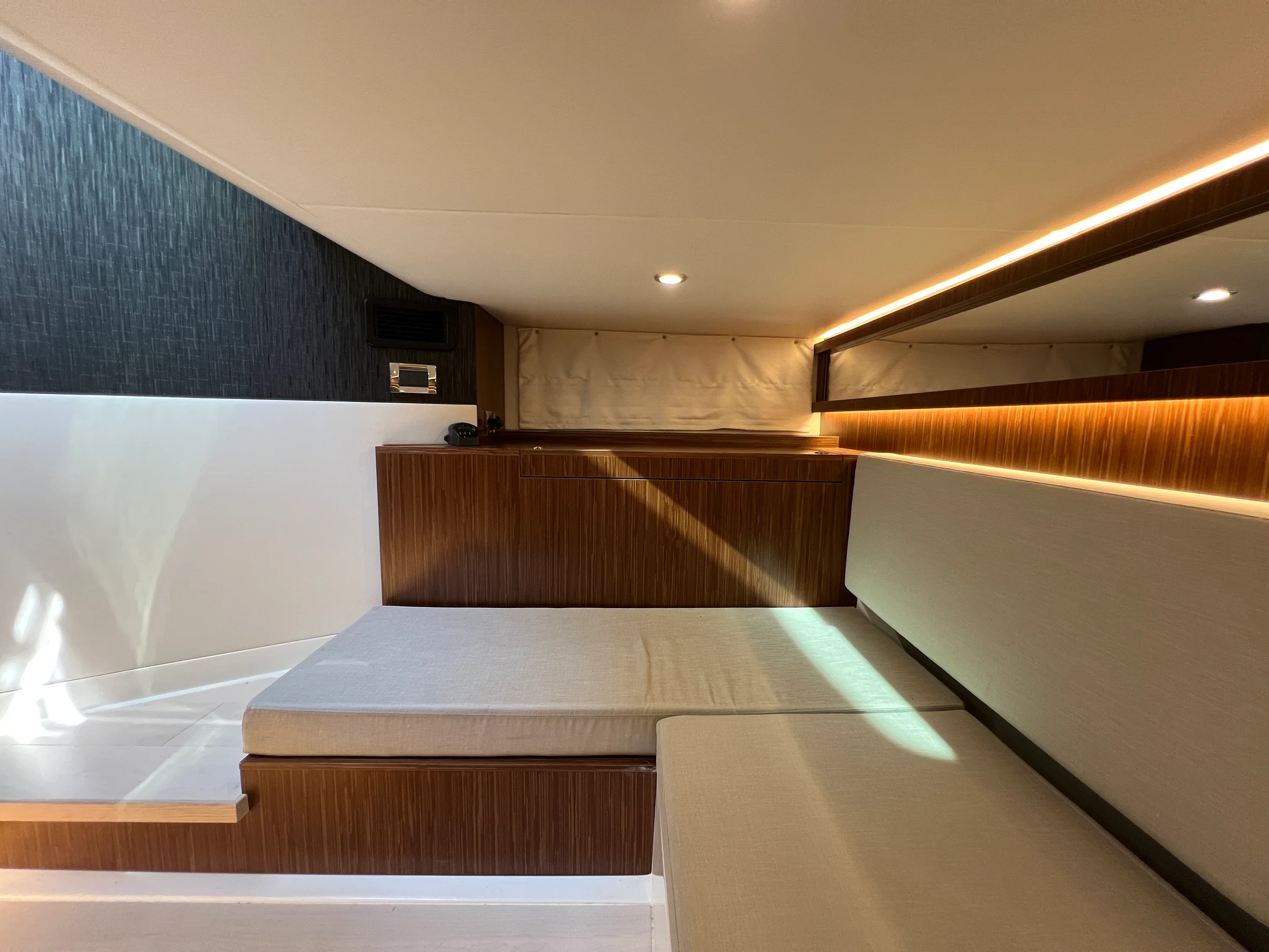 2023 Sea Ray 370 SUNDANCER OB Image Thumbnail #62