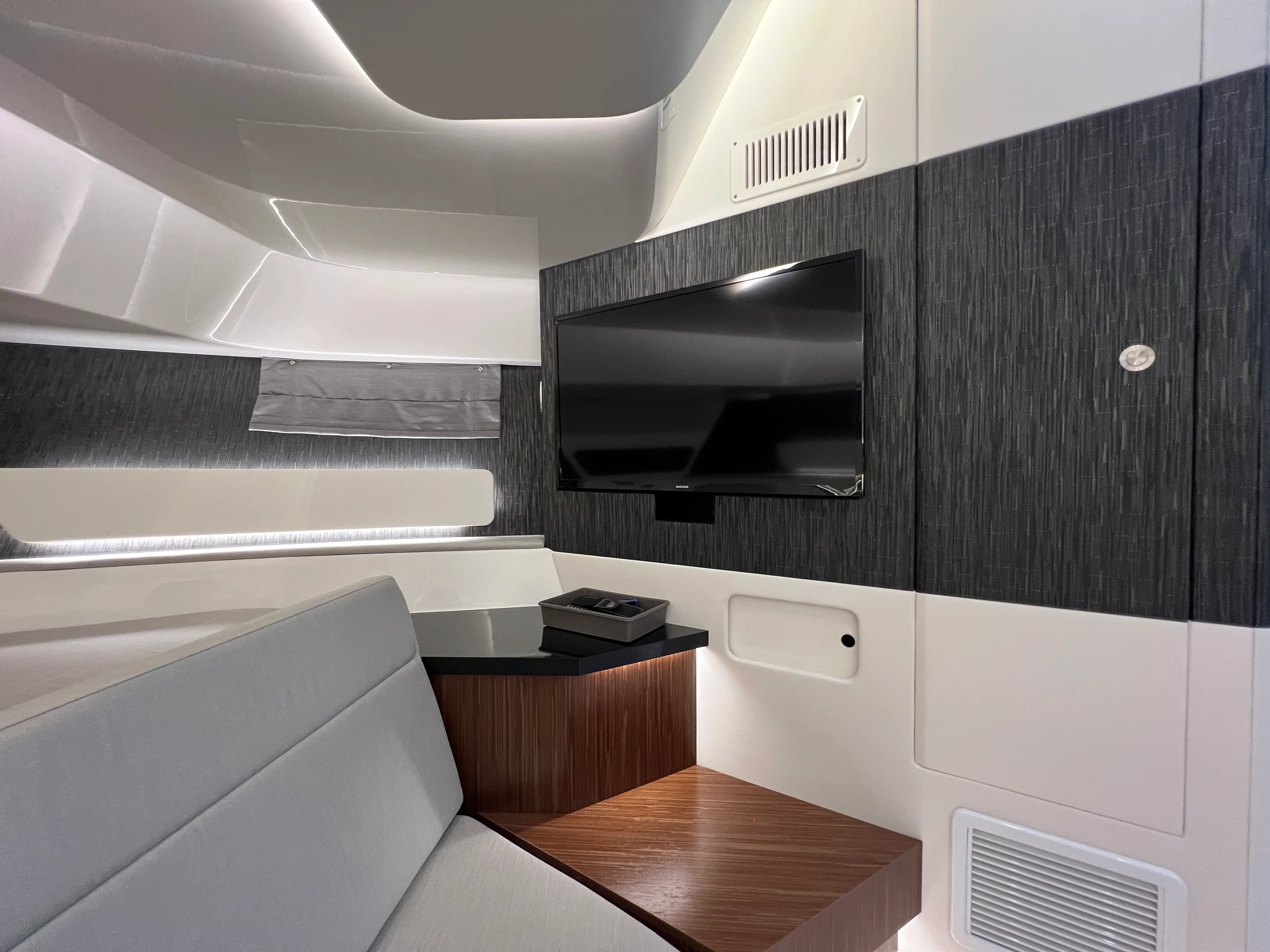 2023 Sea Ray 370 SUNDANCER OB Image Thumbnail #52