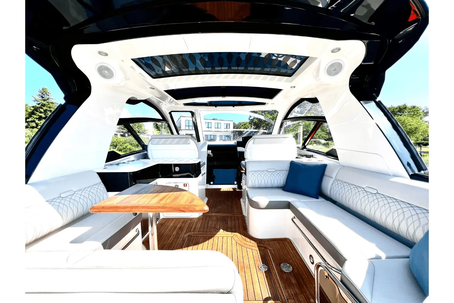 2023 Sea Ray 370 SUNDANCER OB Image Thumbnail #12