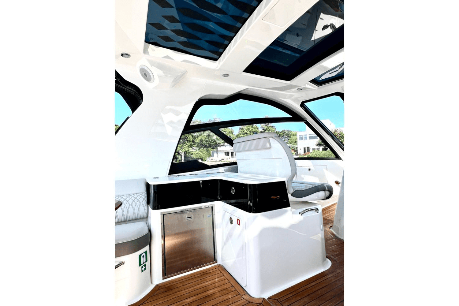 2023 Sea Ray 370 SUNDANCER OB Image Thumbnail #21