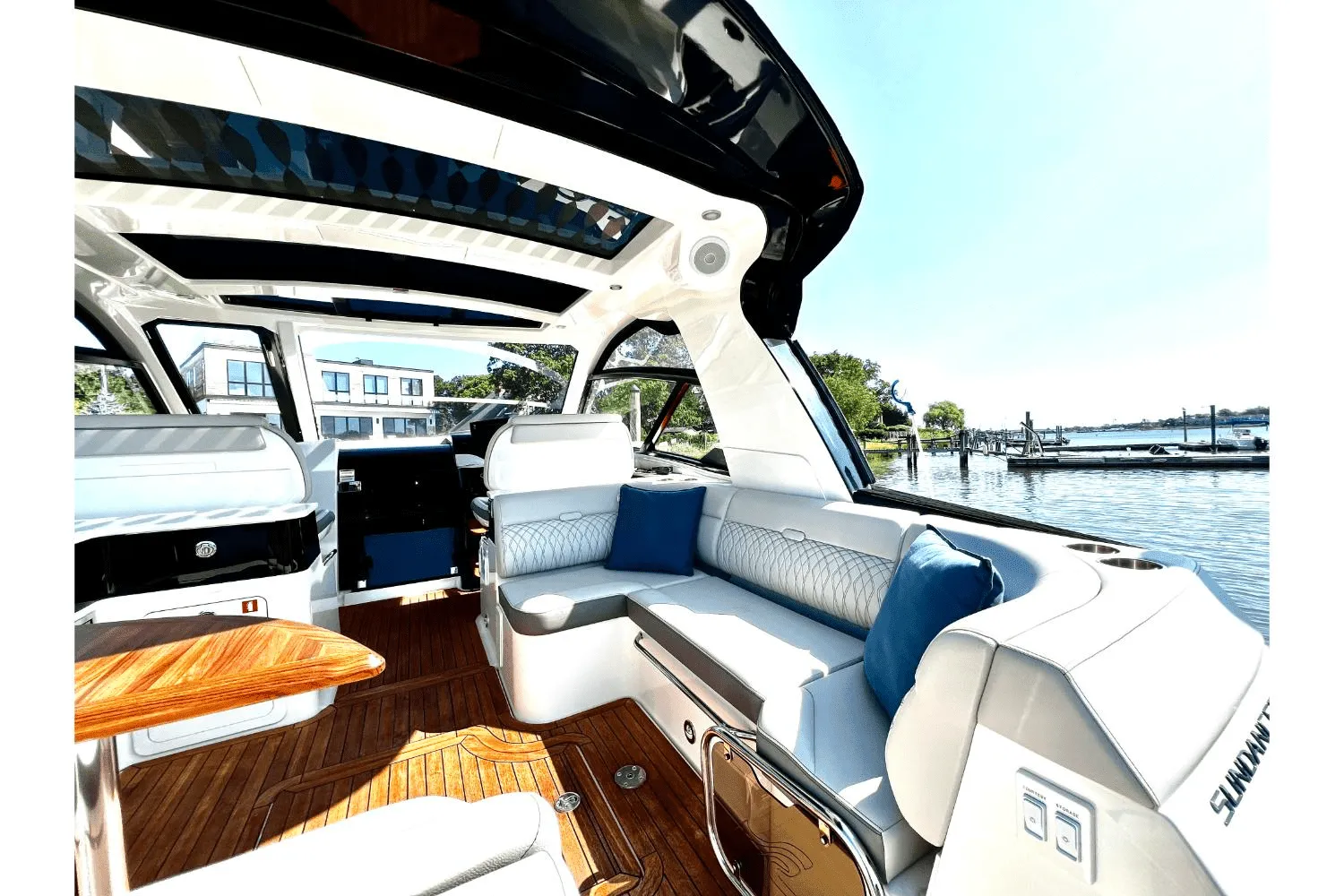 2023 Sea Ray 370 SUNDANCER OB Image Thumbnail #14