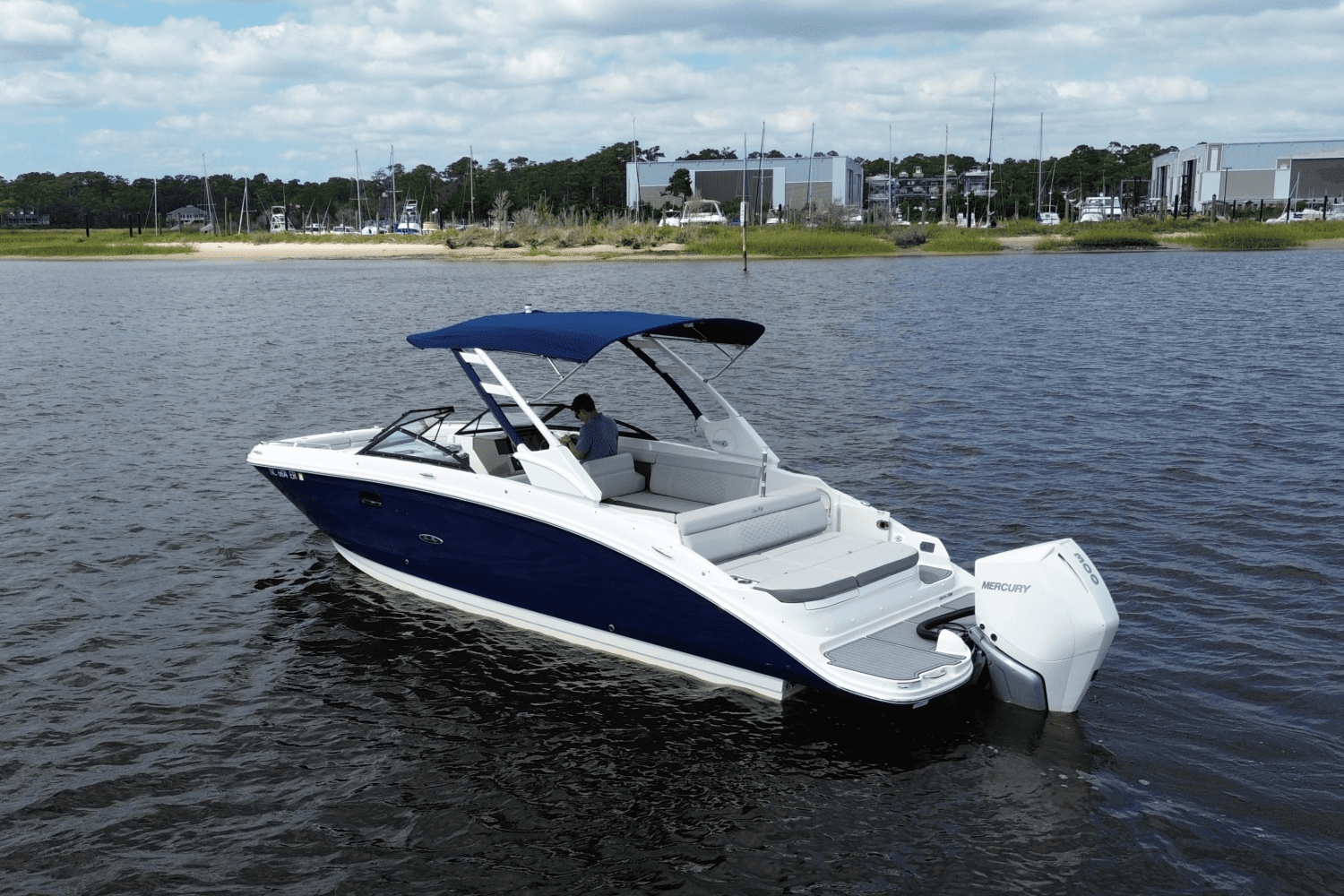 2021 Sea Ray 270 SDX-OB Image Thumbnail #2