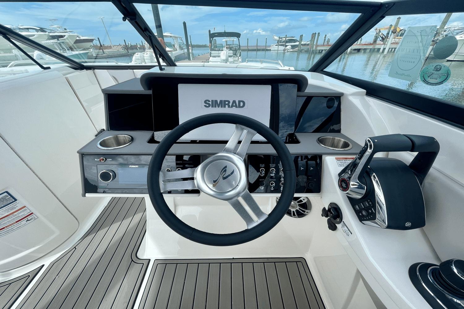 2025 Sea Ray SDX 290 Outboard Image Thumbnail #13